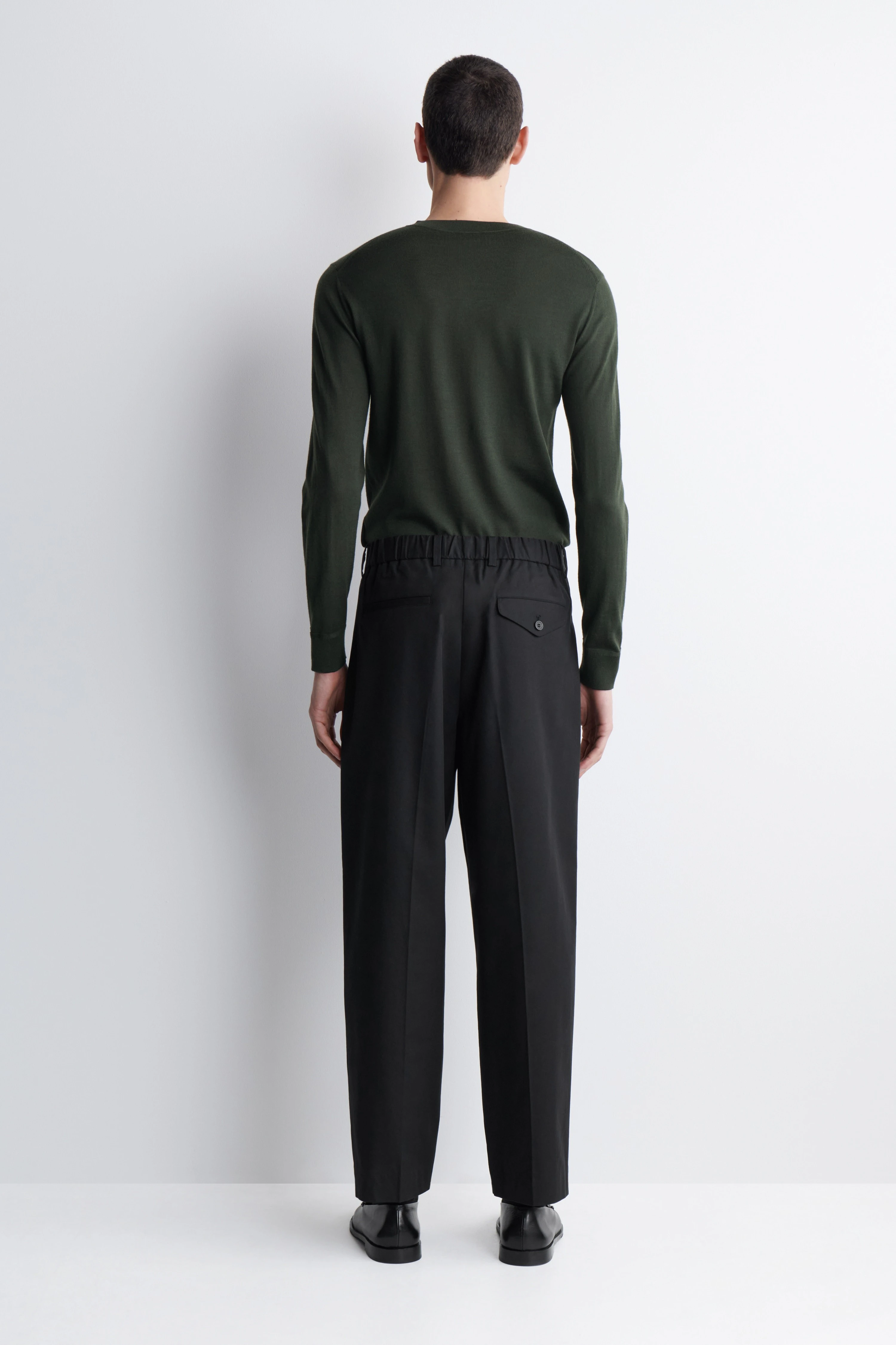 PLEATED RELAXED-FIT TAPERED TROUSERS - 2