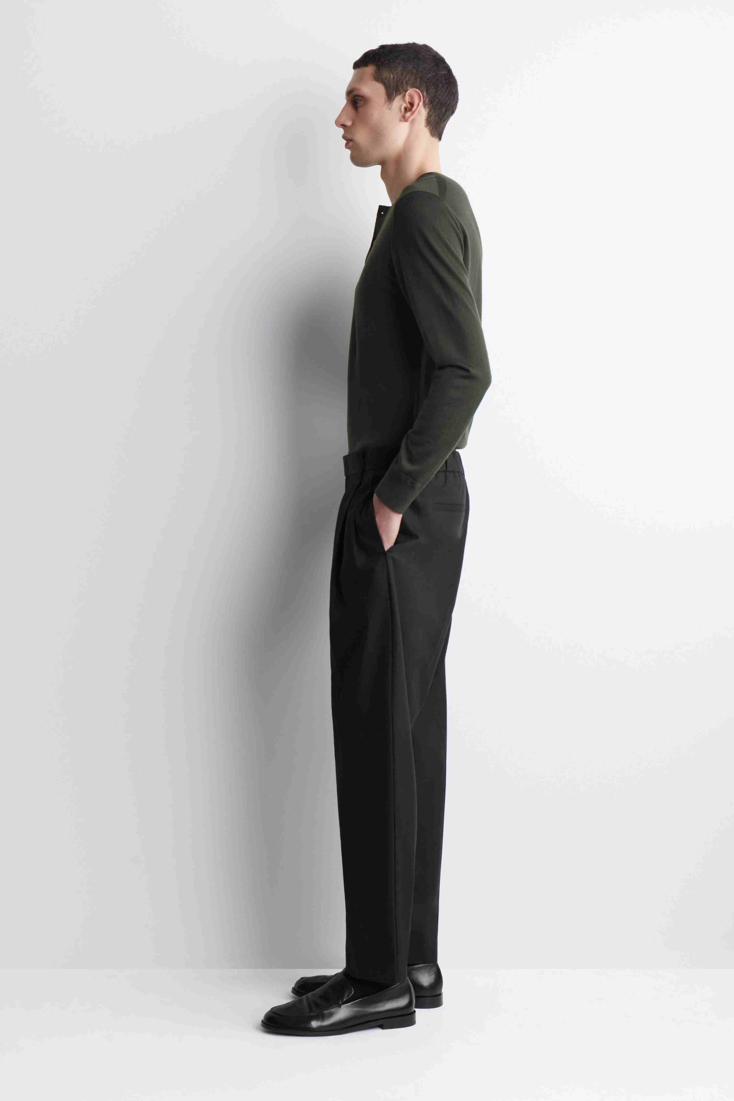 PLEATED RELAXED-FIT TAPERED TROUSERS - 3