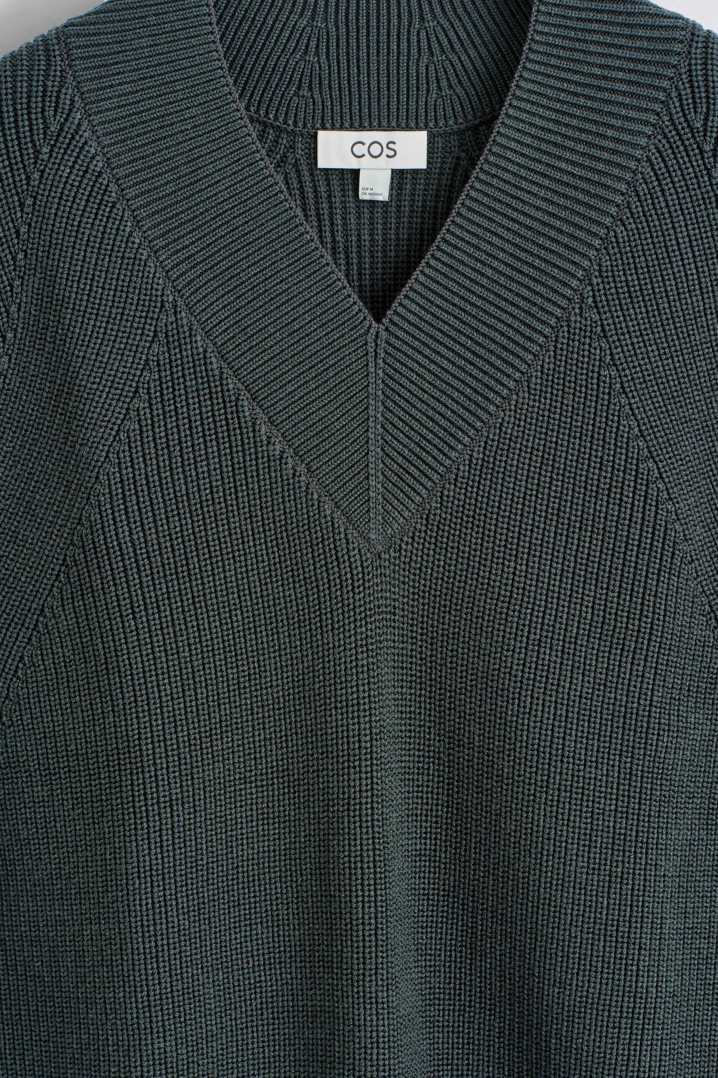 RIBBED WOOL V-NECK VEST - 7