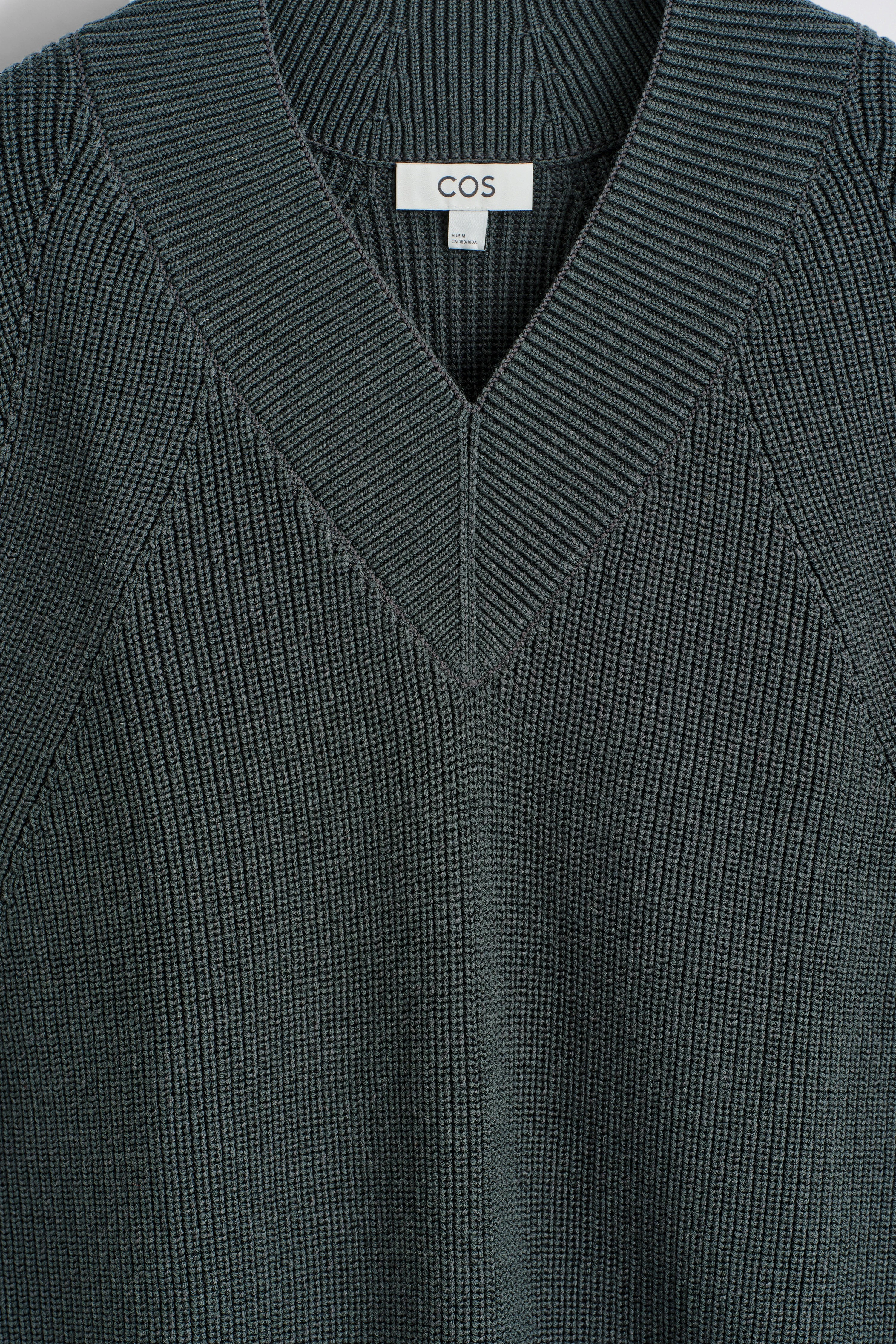 RIBBED WOOL V-NECK VEST - 7