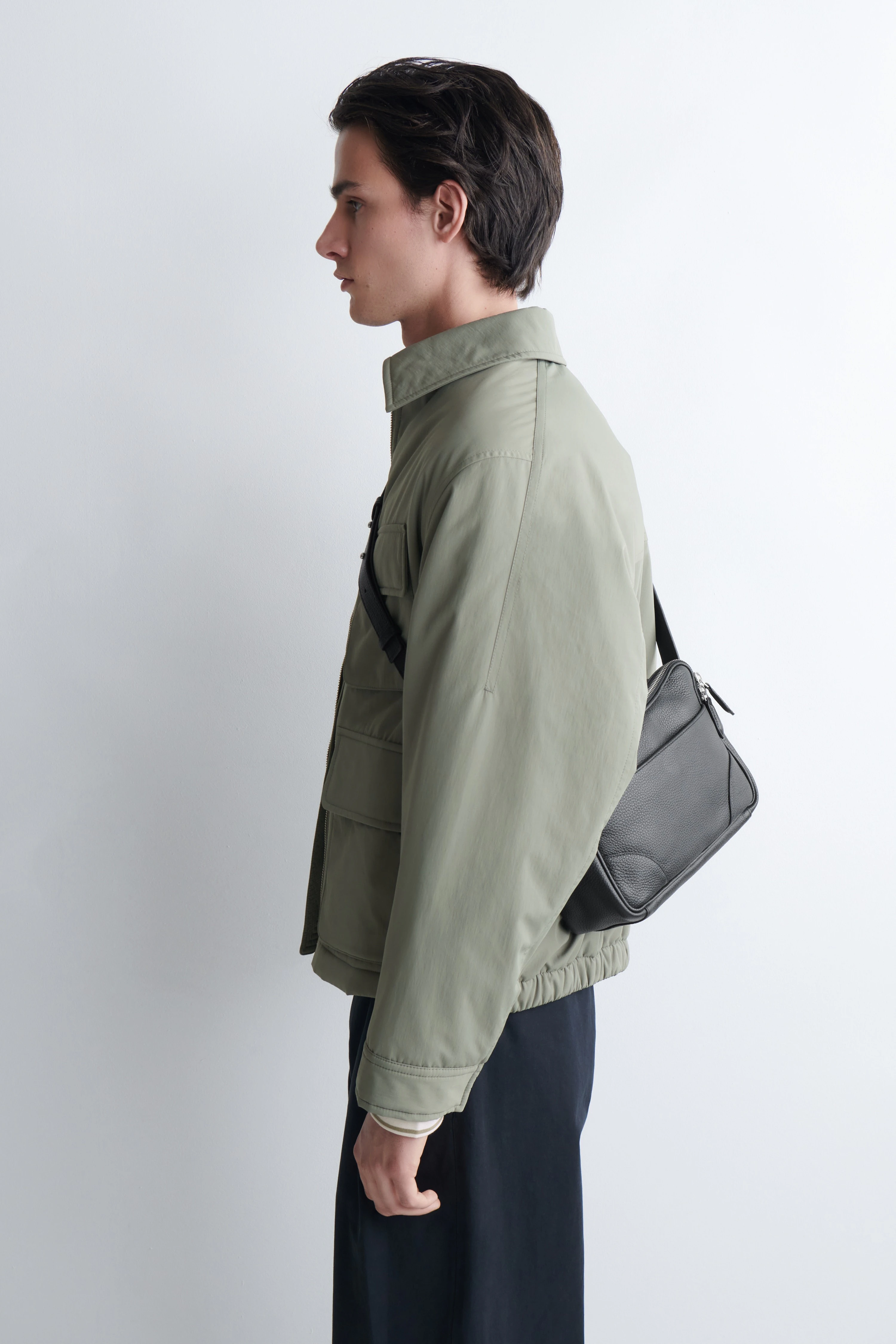 CLASSIC CROSSBODY BAG - LEATHER - 3