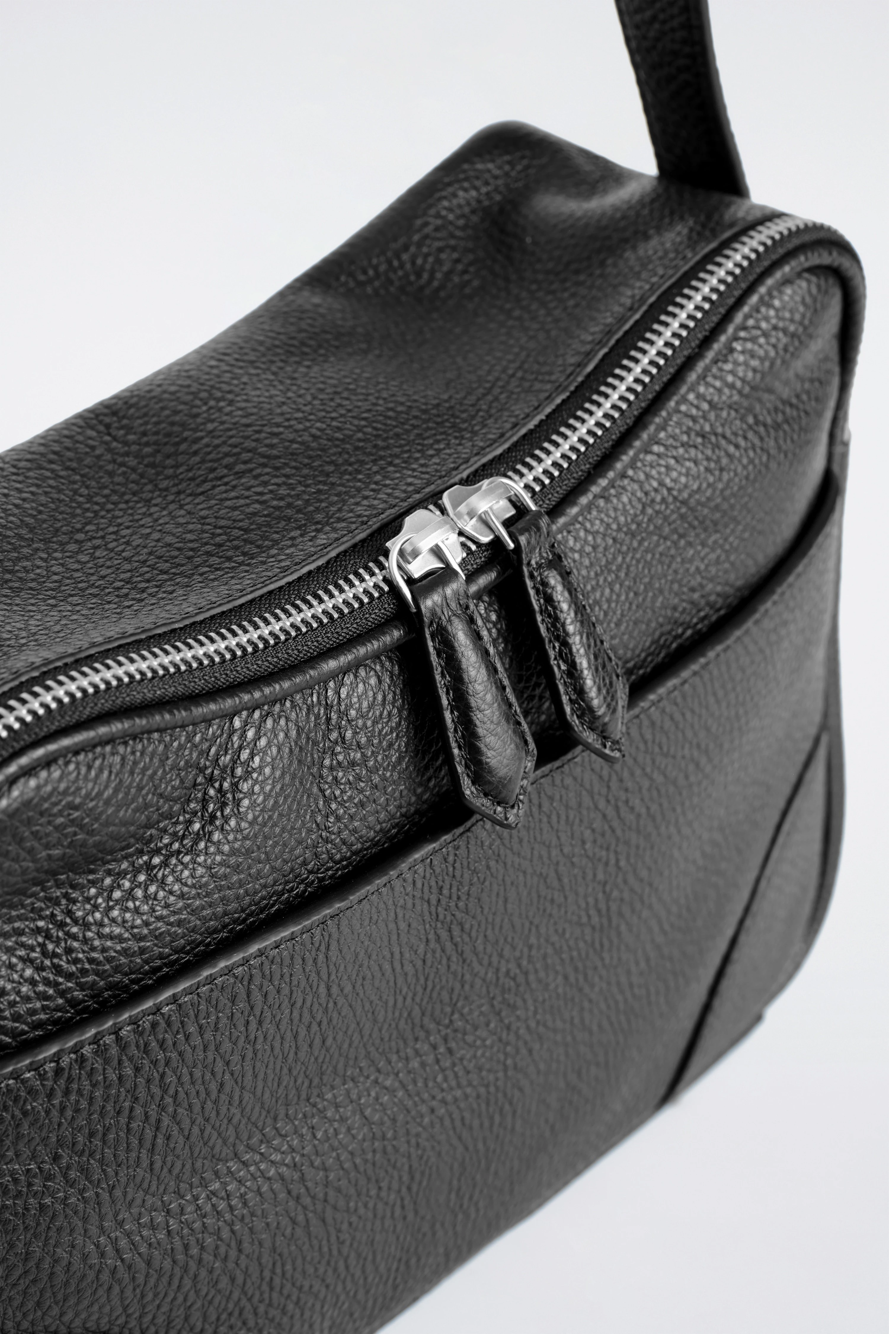 CLASSIC CROSSBODY BAG - LEATHER - 5