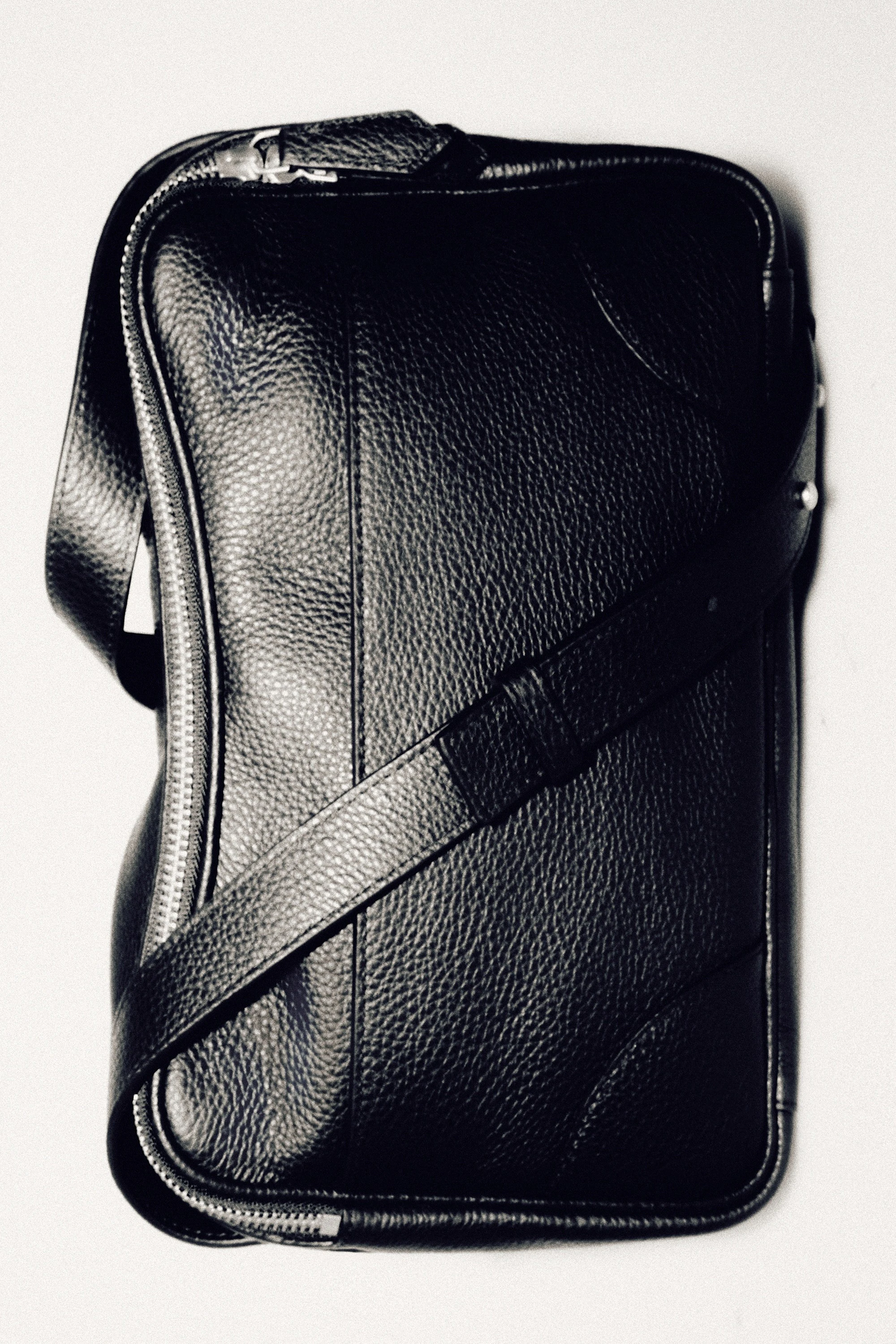 CLASSIC CROSSBODY BAG - LEATHER - 7