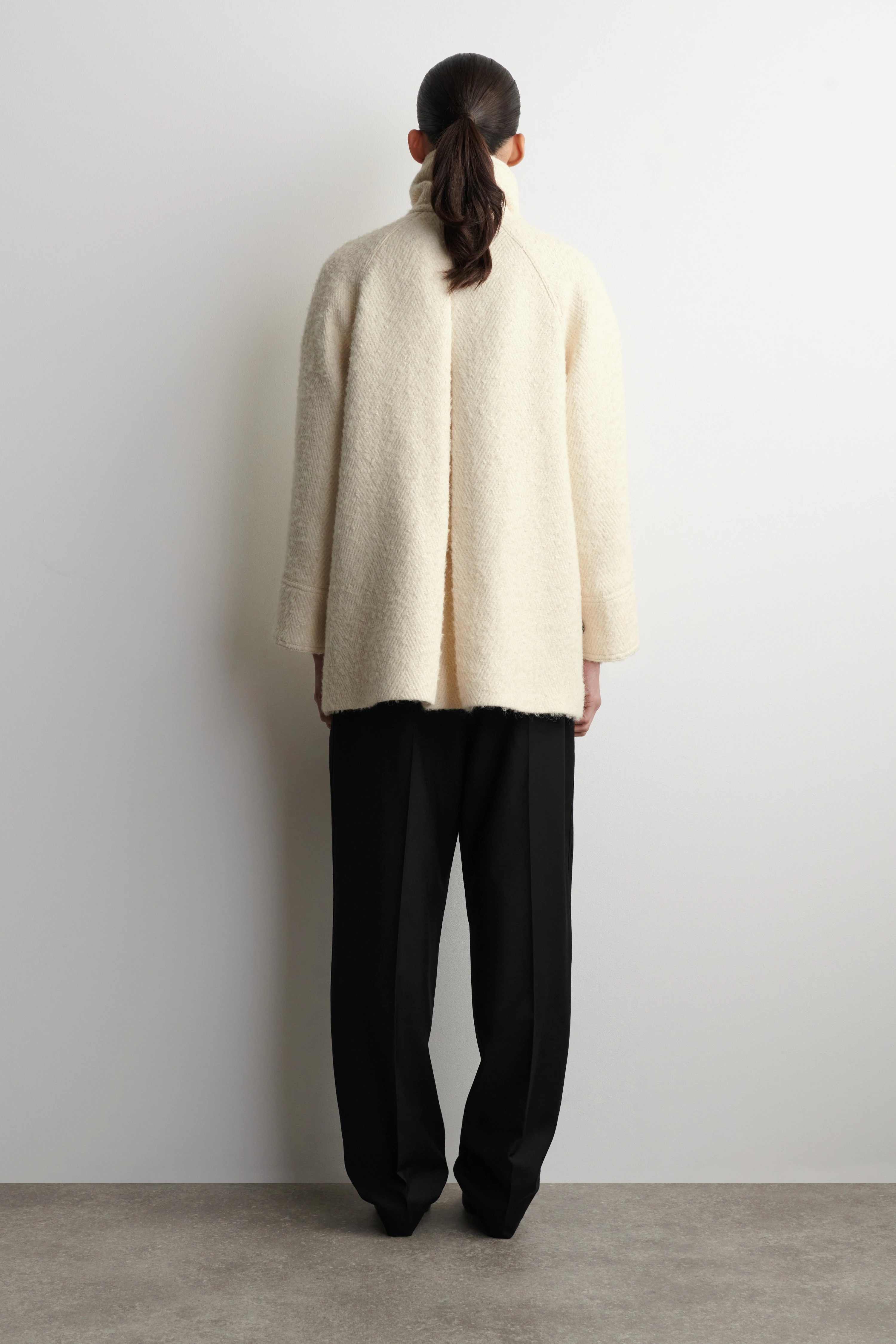 FUNNEL-NECK WOOL-HERRINGBONE SHORT COAT - 2