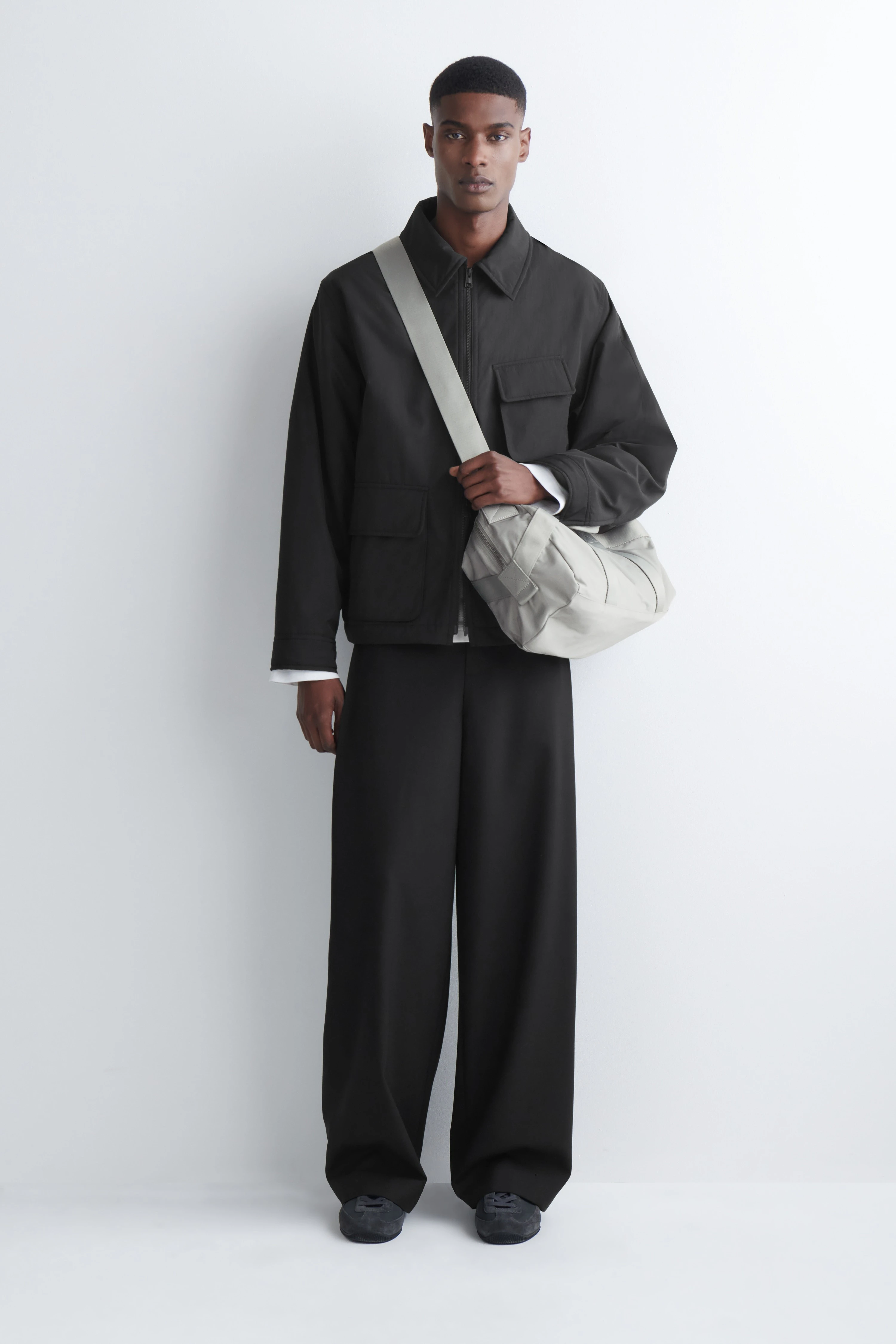 SPORTS DUFFLE BAG - NYLON