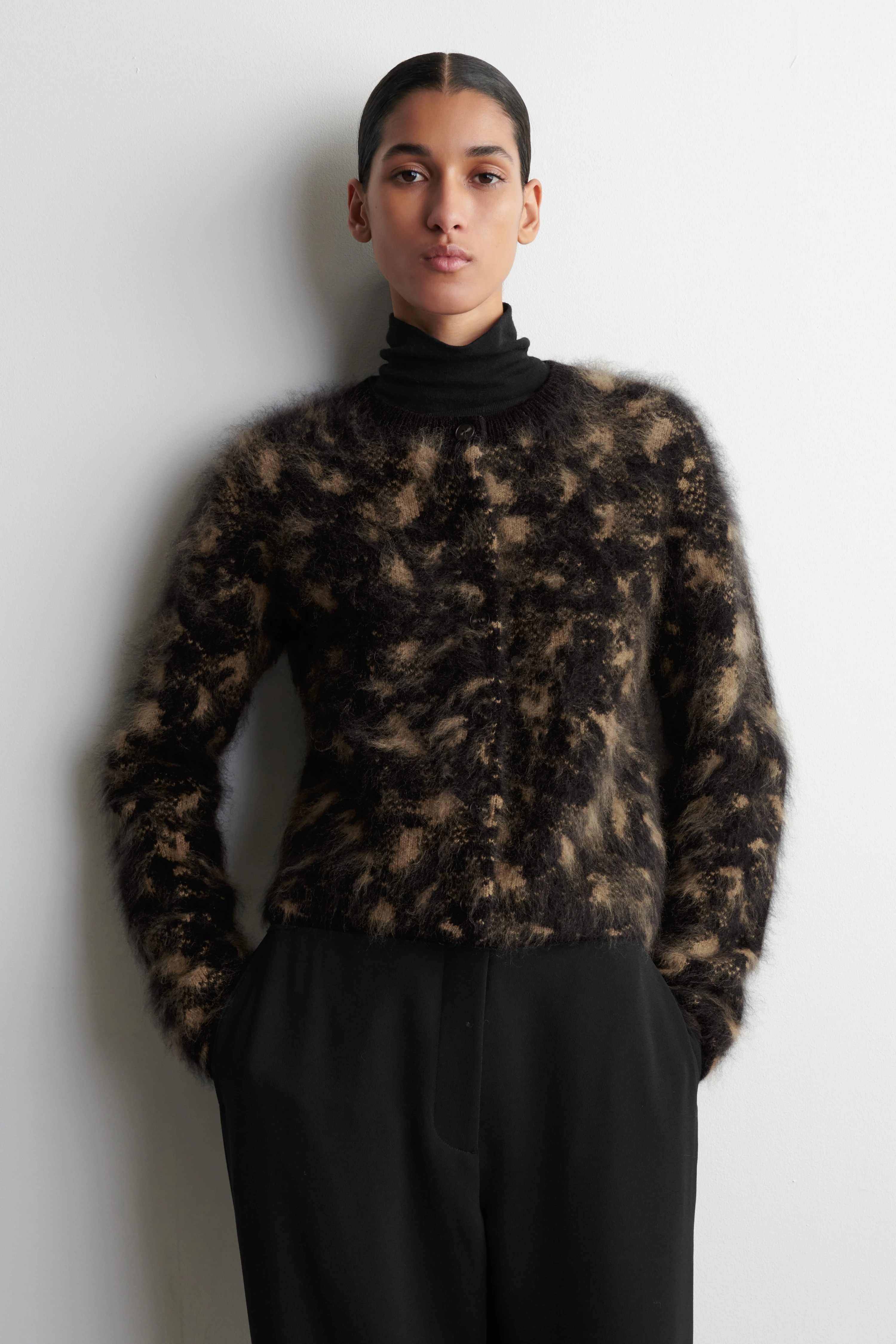 ANIMAL-JACQUARD MERINO WOOL CARDIGAN