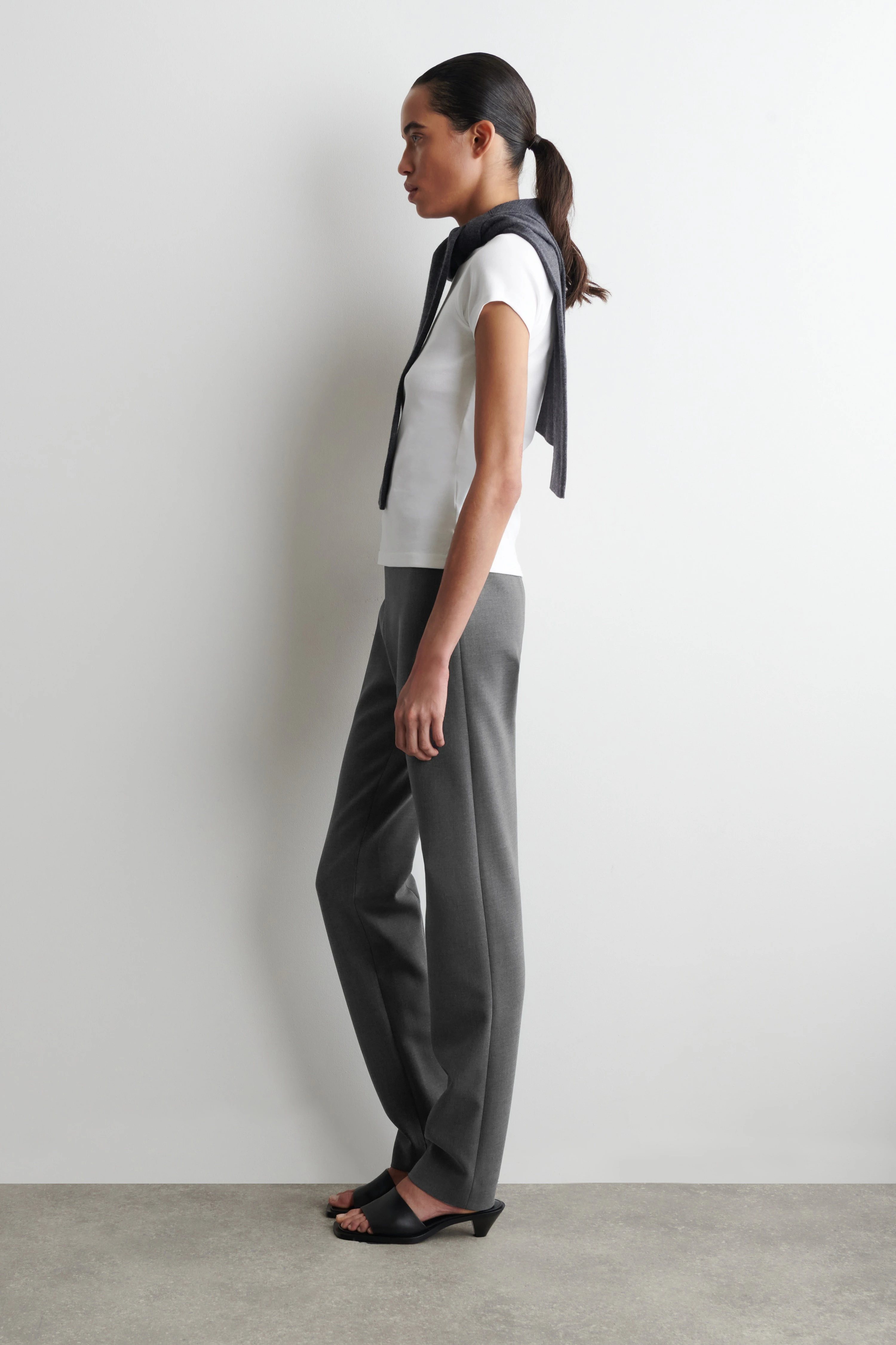 SLIM STRAIGHT-LEG TROUSERS - 4