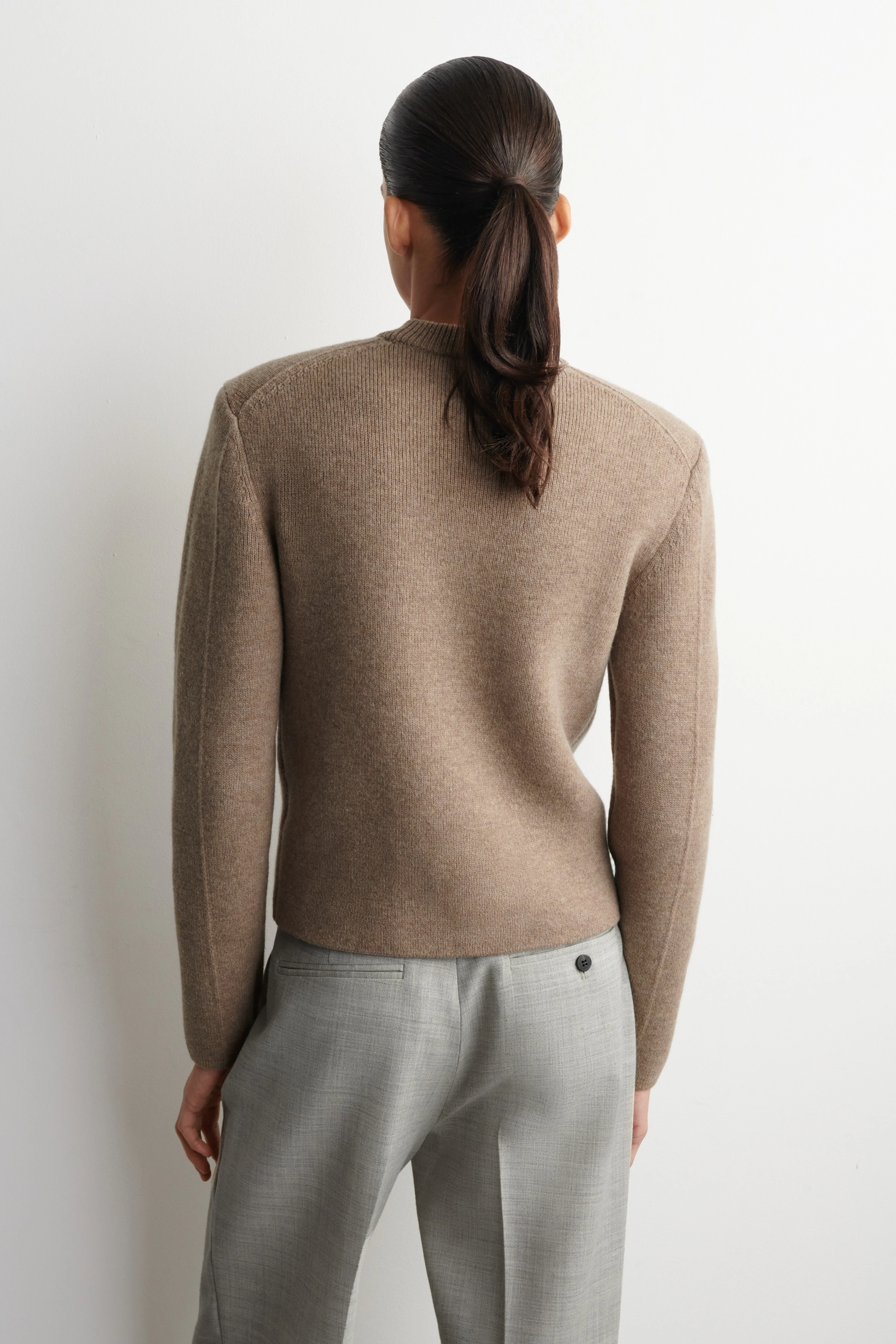 SCULPTED-SHOULDER MERINO WOOL JUMPER - 2