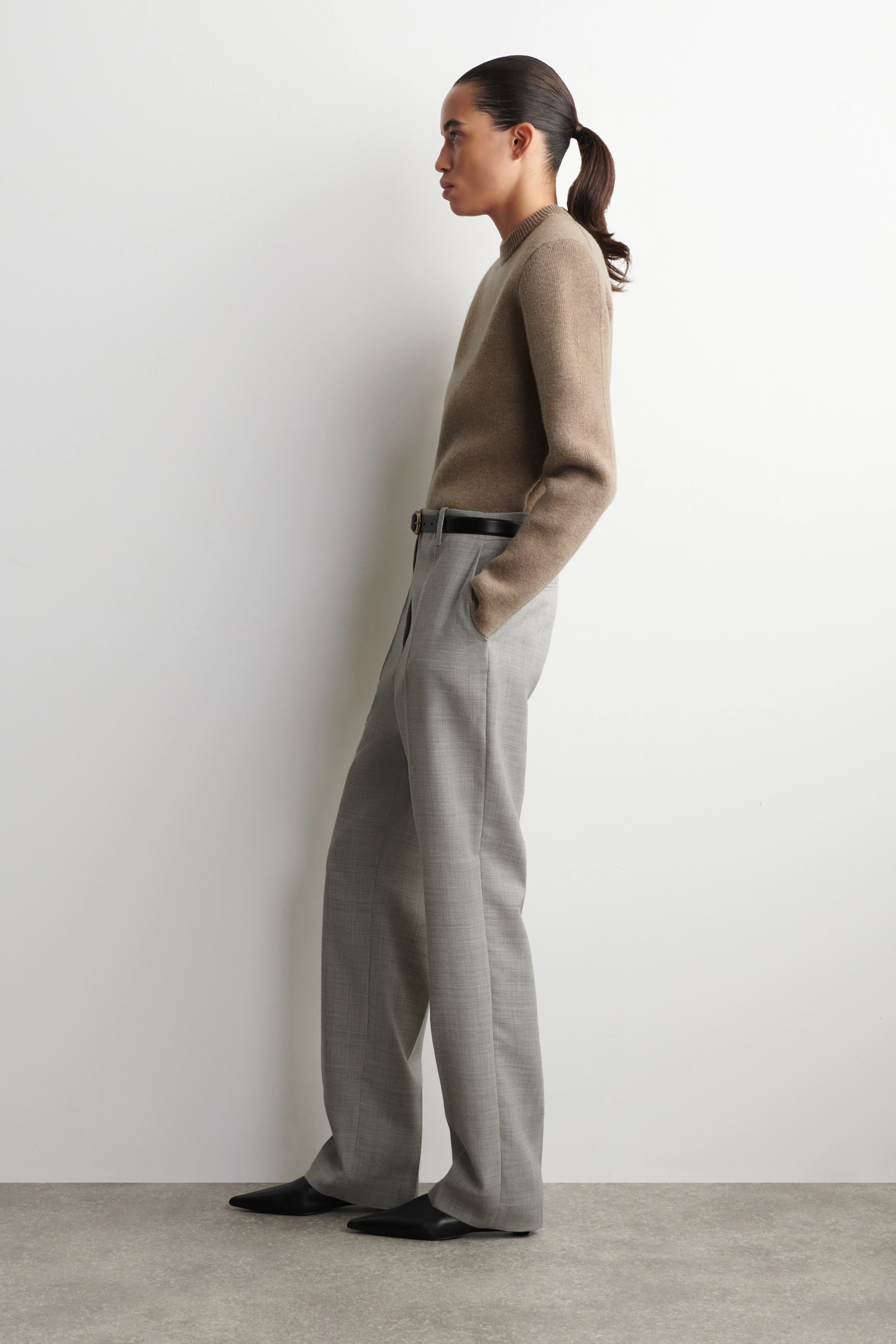 SCULPTED-SHOULDER MERINO WOOL JUMPER - 4