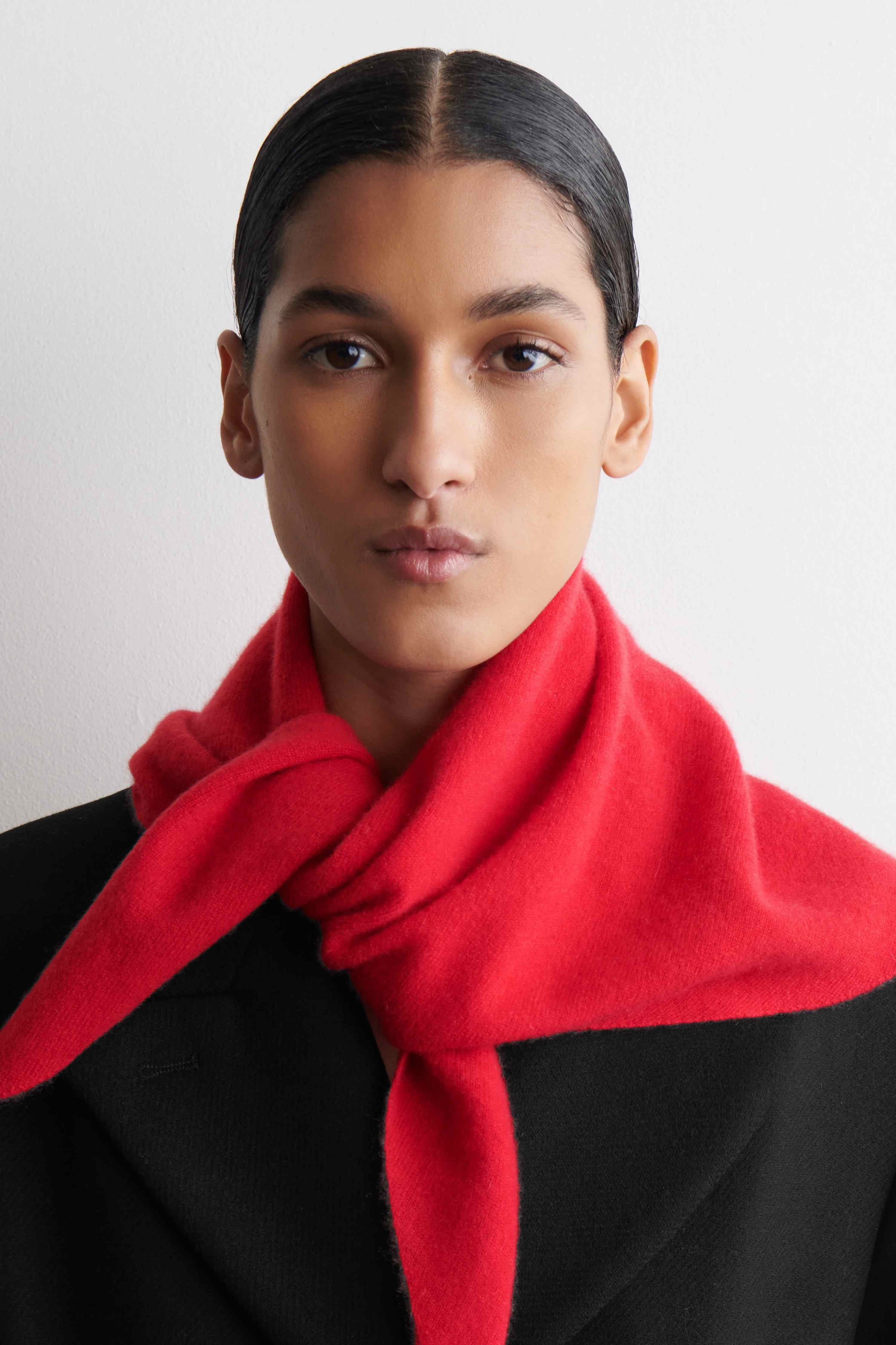 PURE CASHMERE TRIANGLE SCARF