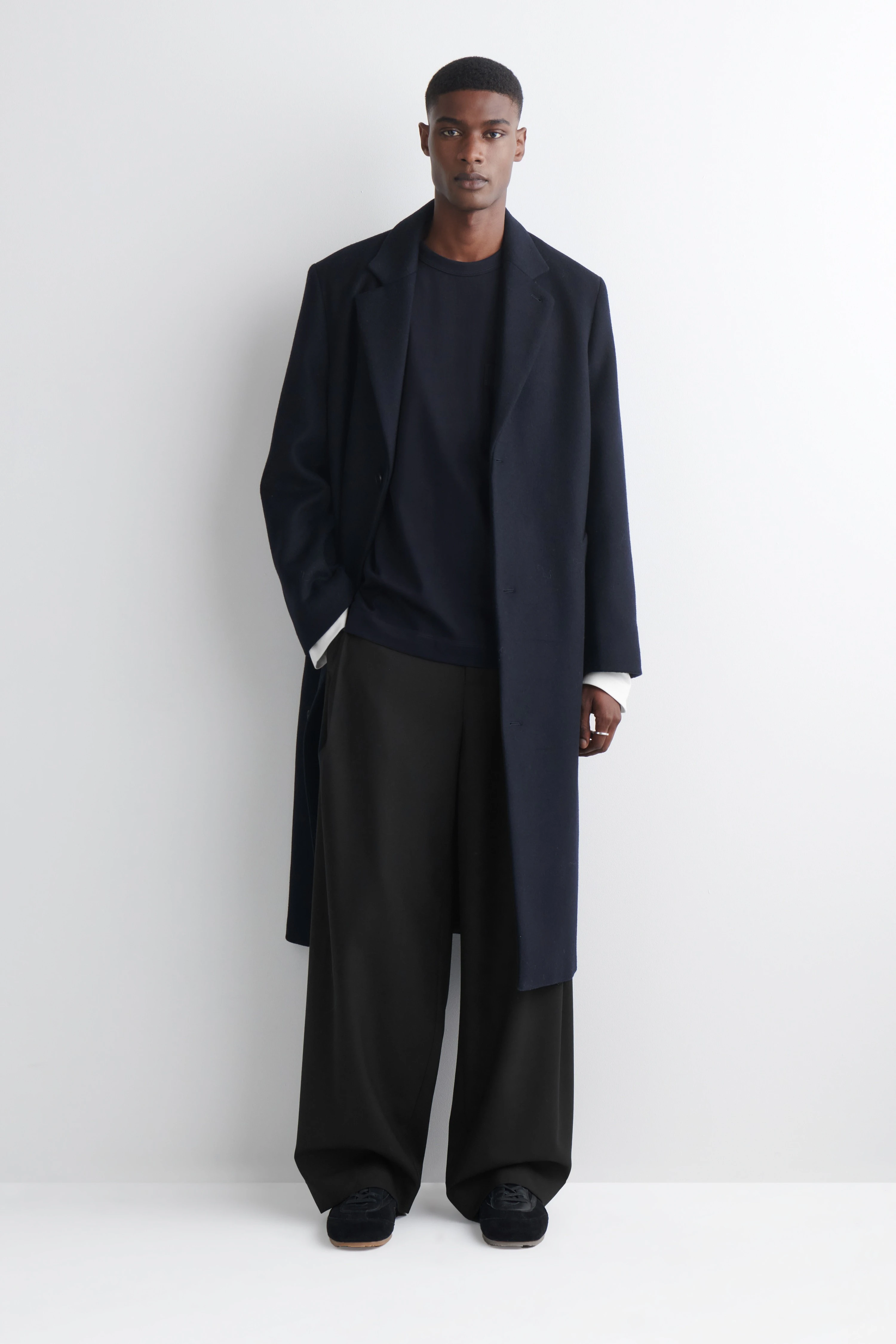 OVERSIZED POCKET-DETAIL T-SHIRT - 3