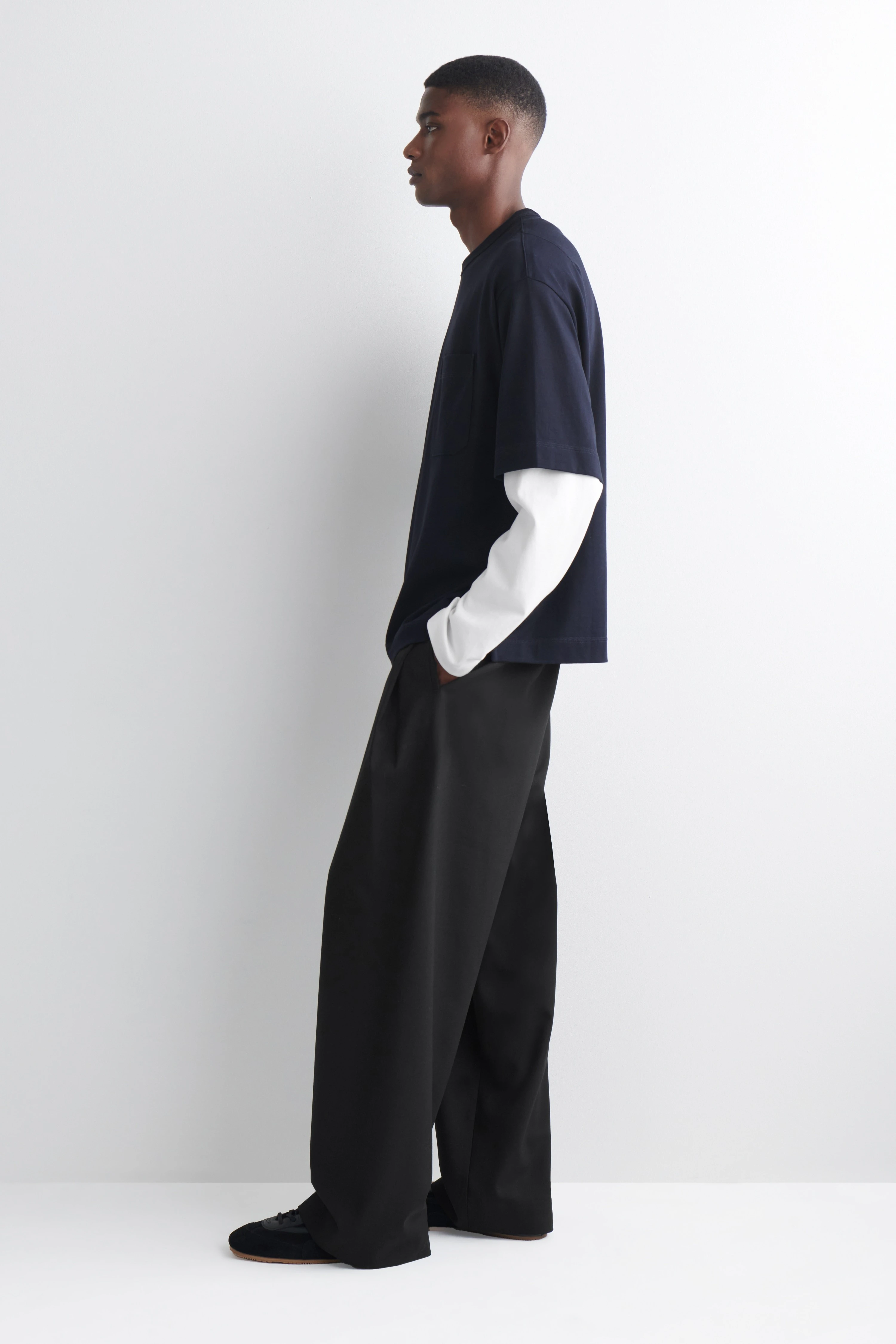 OVERSIZED POCKET-DETAIL T-SHIRT - 4