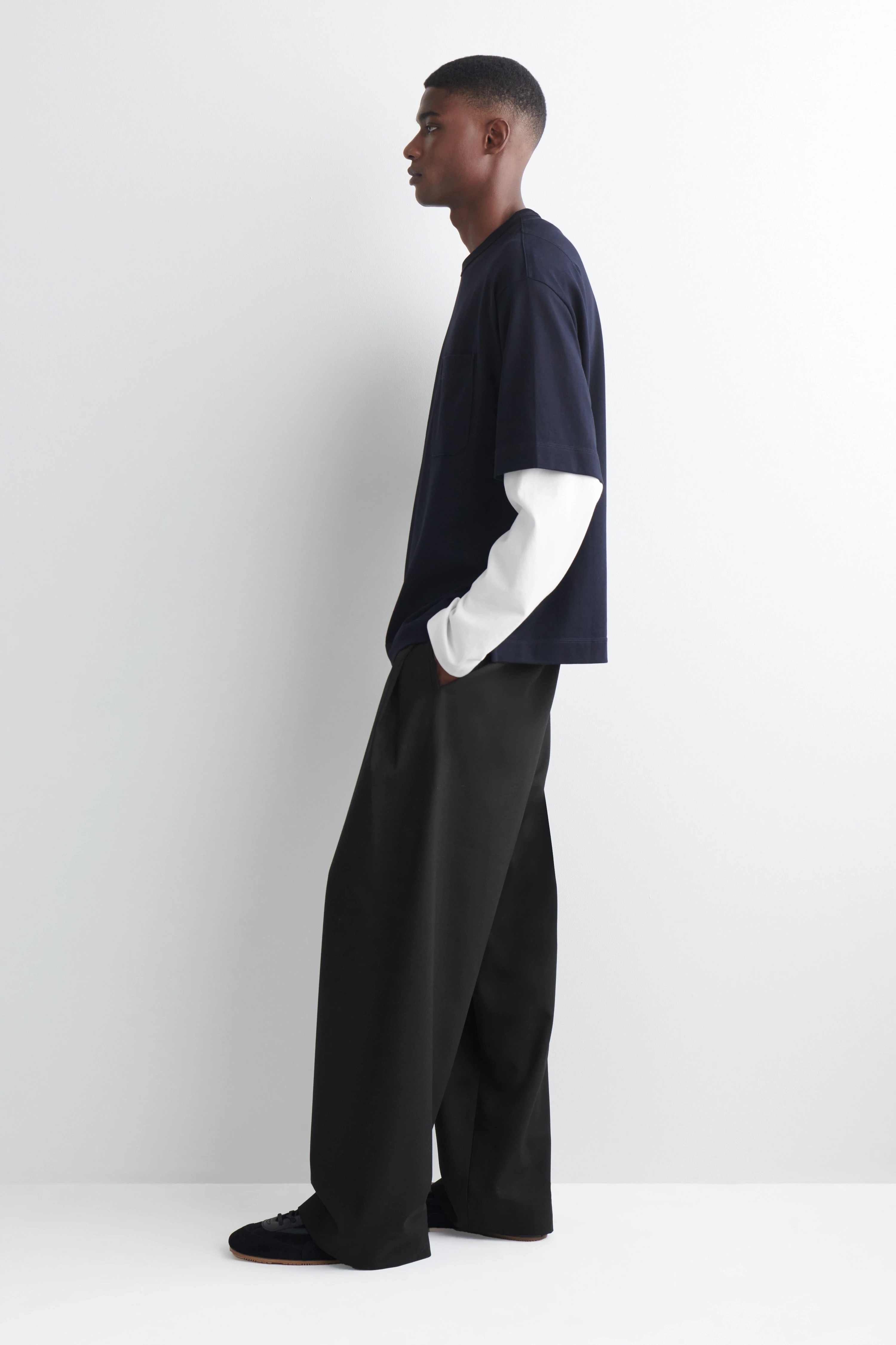 OVERSIZED POCKET-DETAIL T-SHIRT - 4