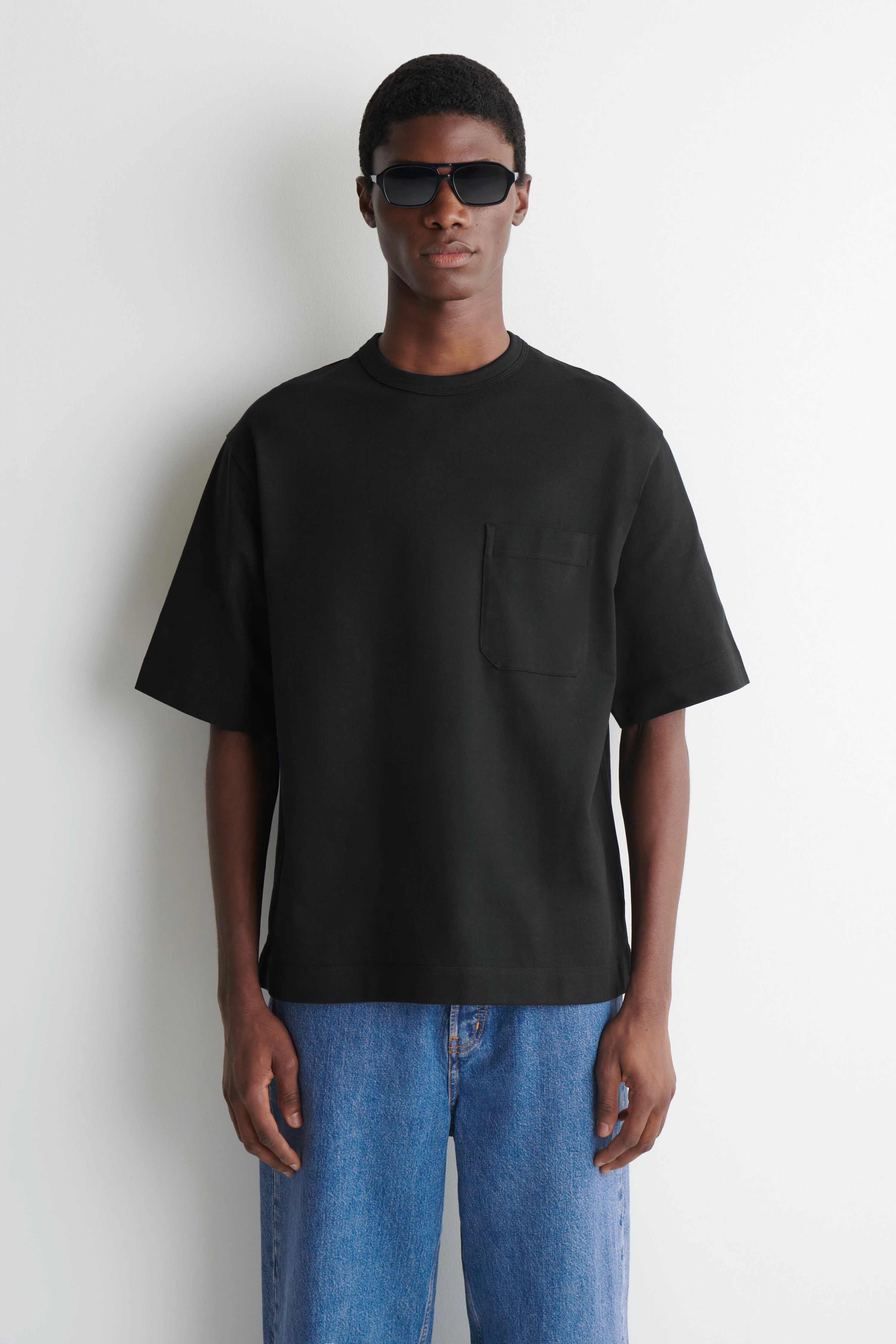OVERSIZED POCKET-DETAIL T-SHIRT