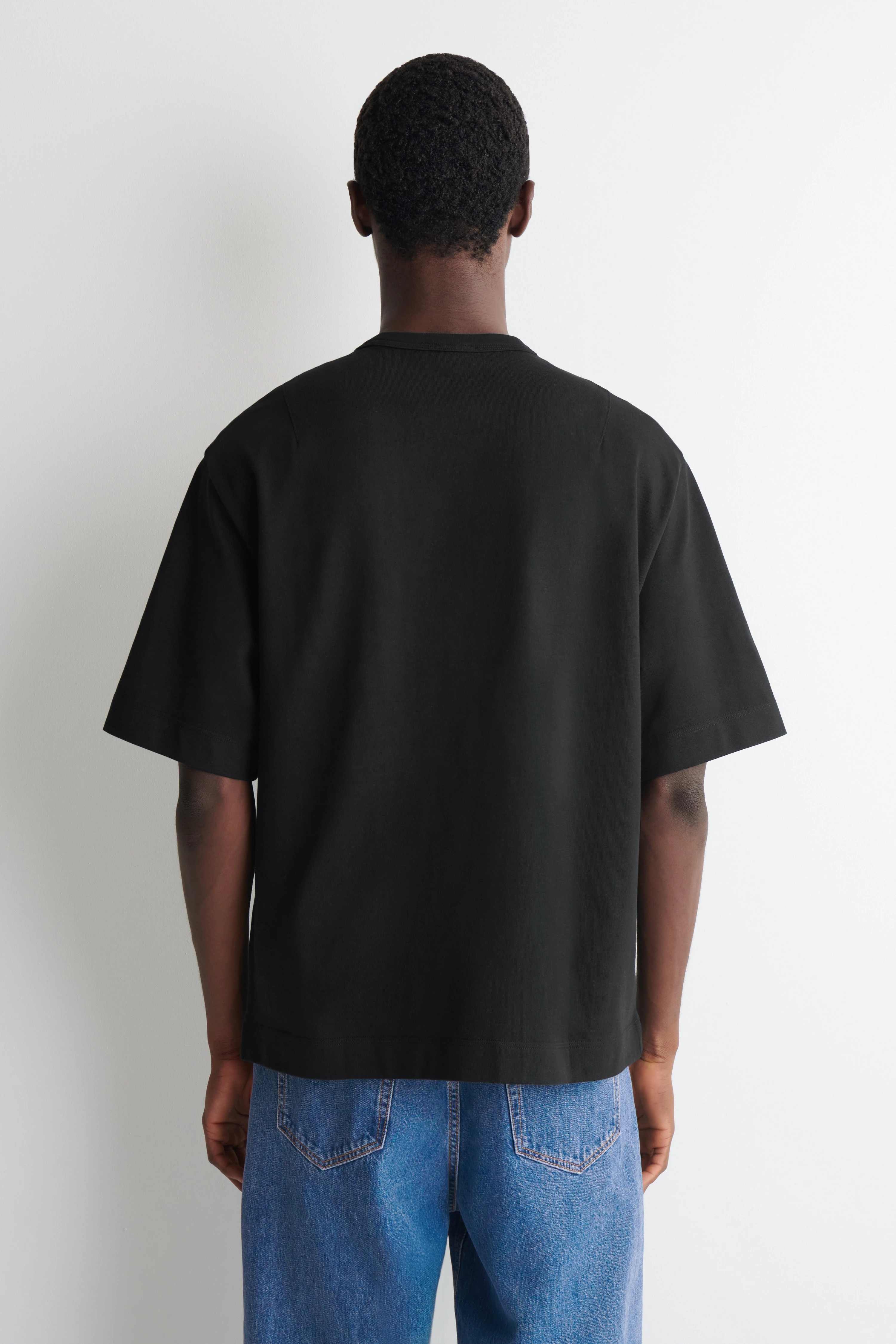 OVERSIZED POCKET-DETAIL T-SHIRT - 2