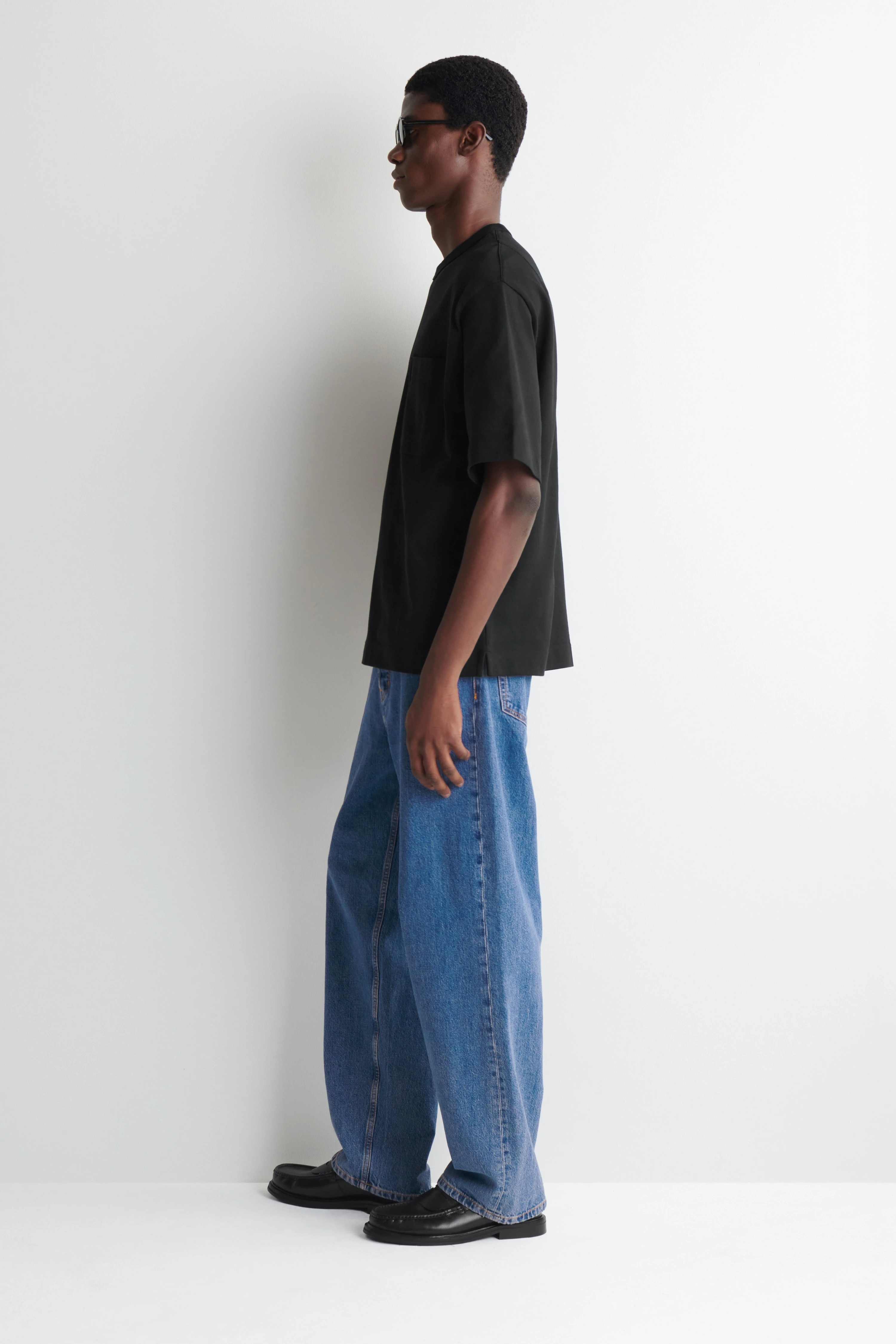 OVERSIZED POCKET-DETAIL T-SHIRT
