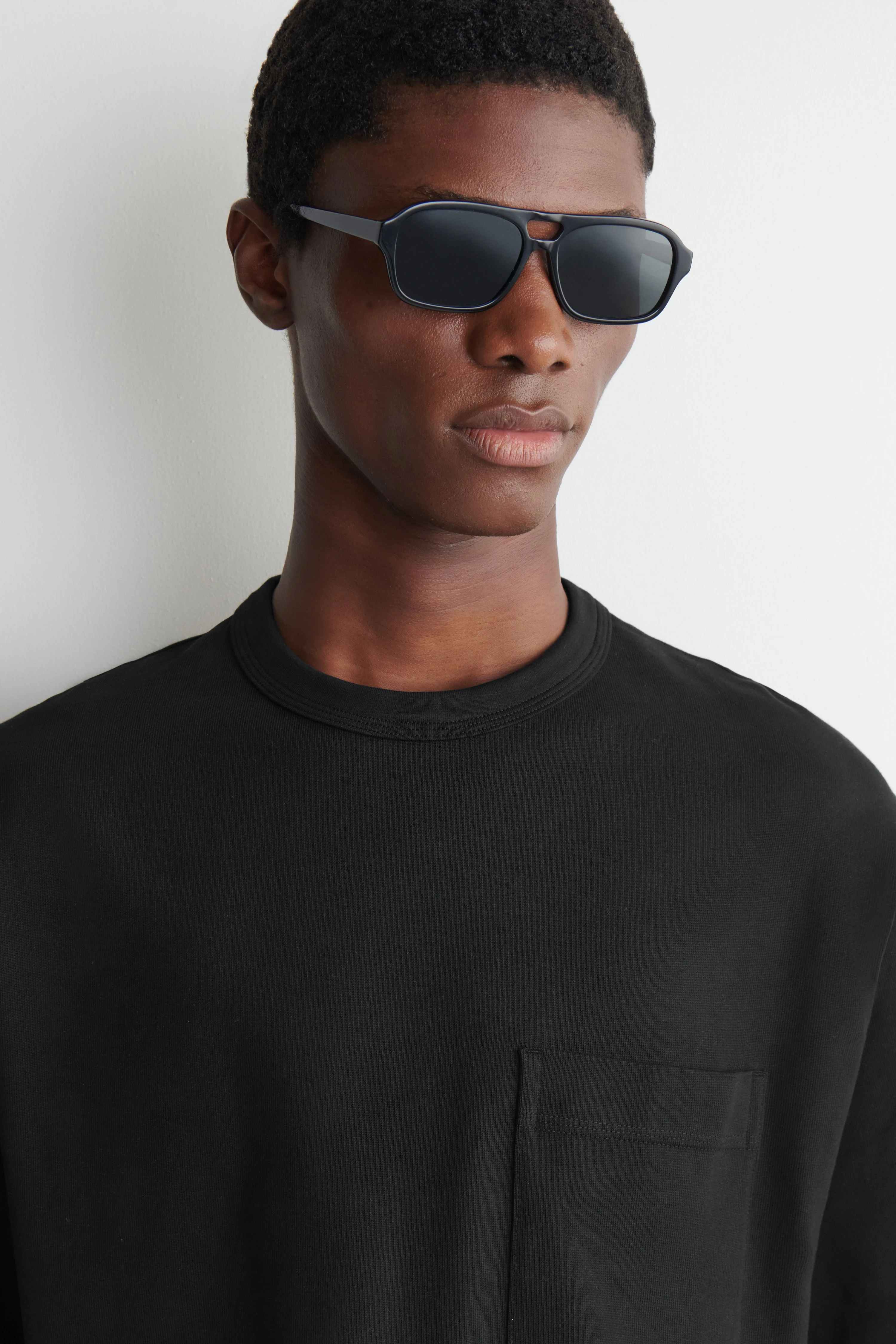 OVERSIZED POCKET-DETAIL T-SHIRT - 4
