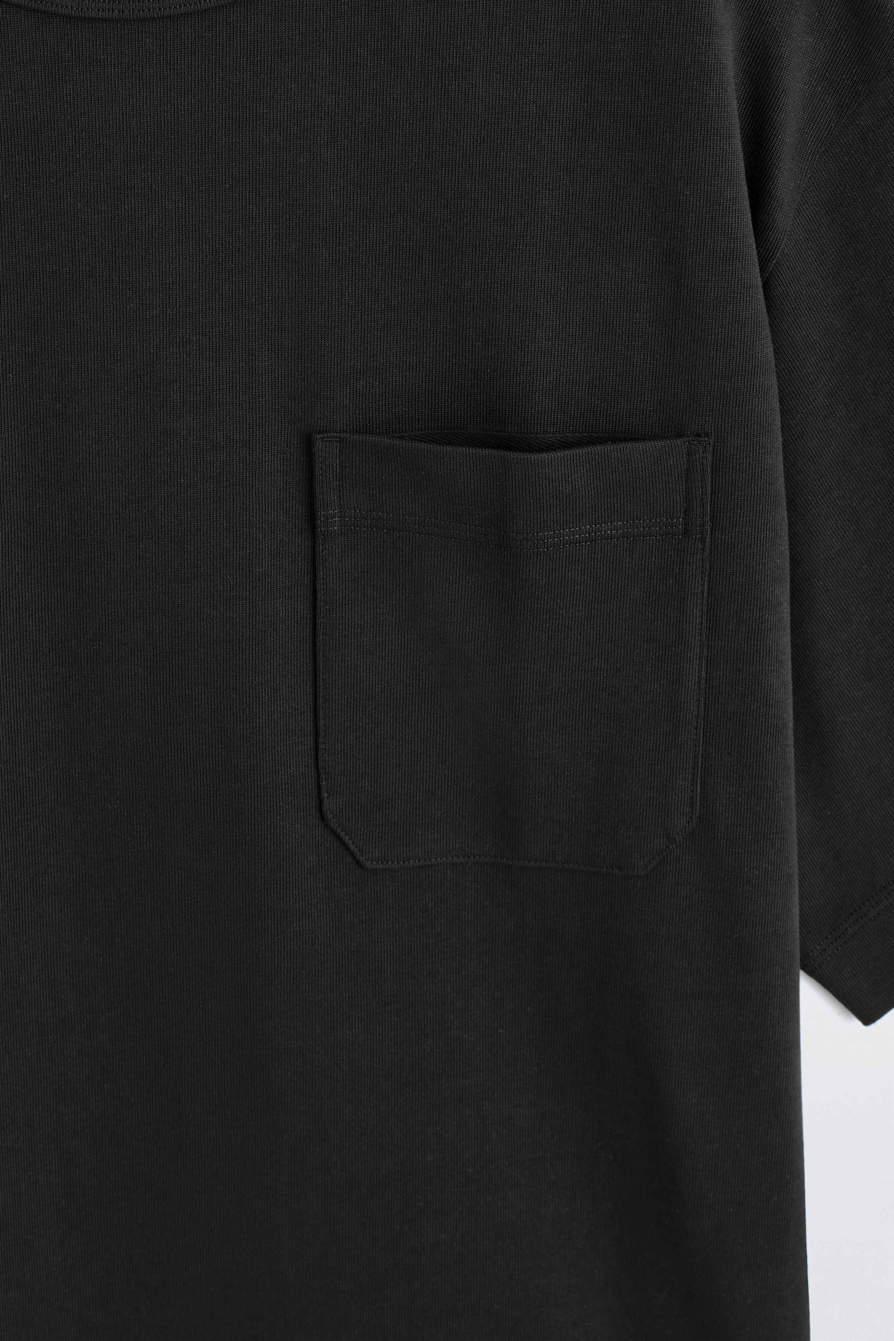 OVERSIZED POCKET-DETAIL T-SHIRT - 7
