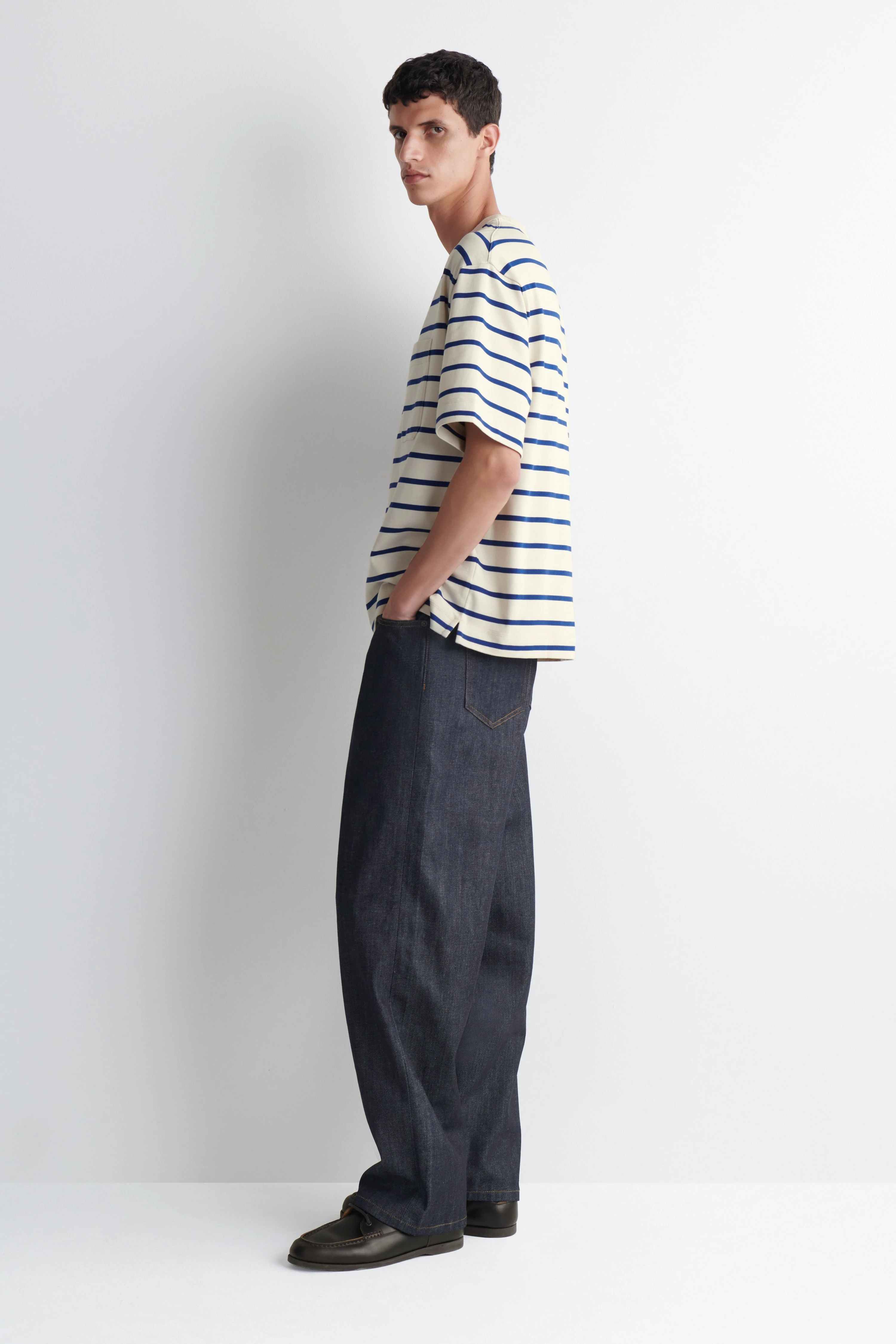 OVERSIZED POCKET-DETAIL T-SHIRT - 3