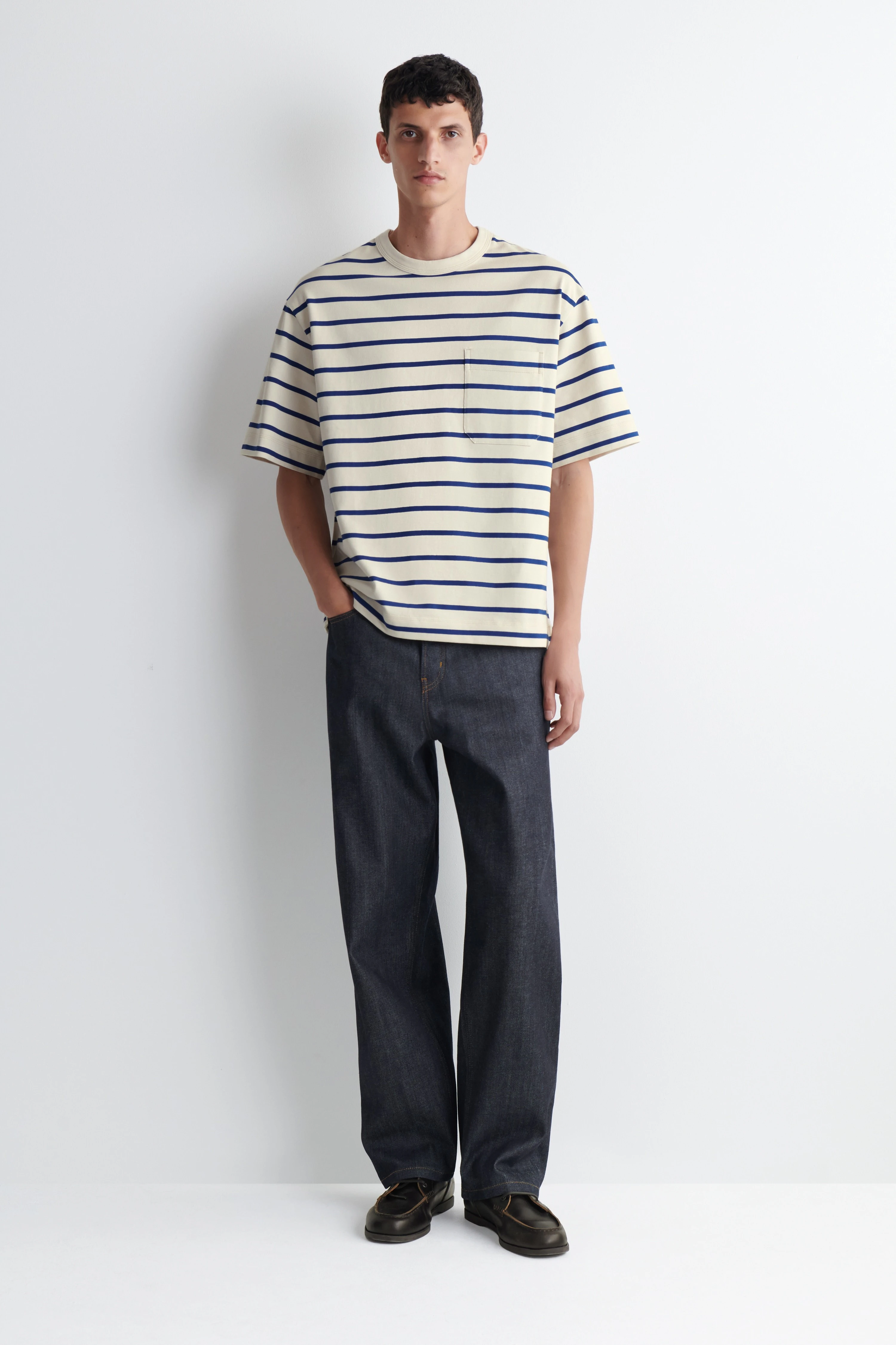OVERSIZED POCKET-DETAIL T-SHIRT - 4