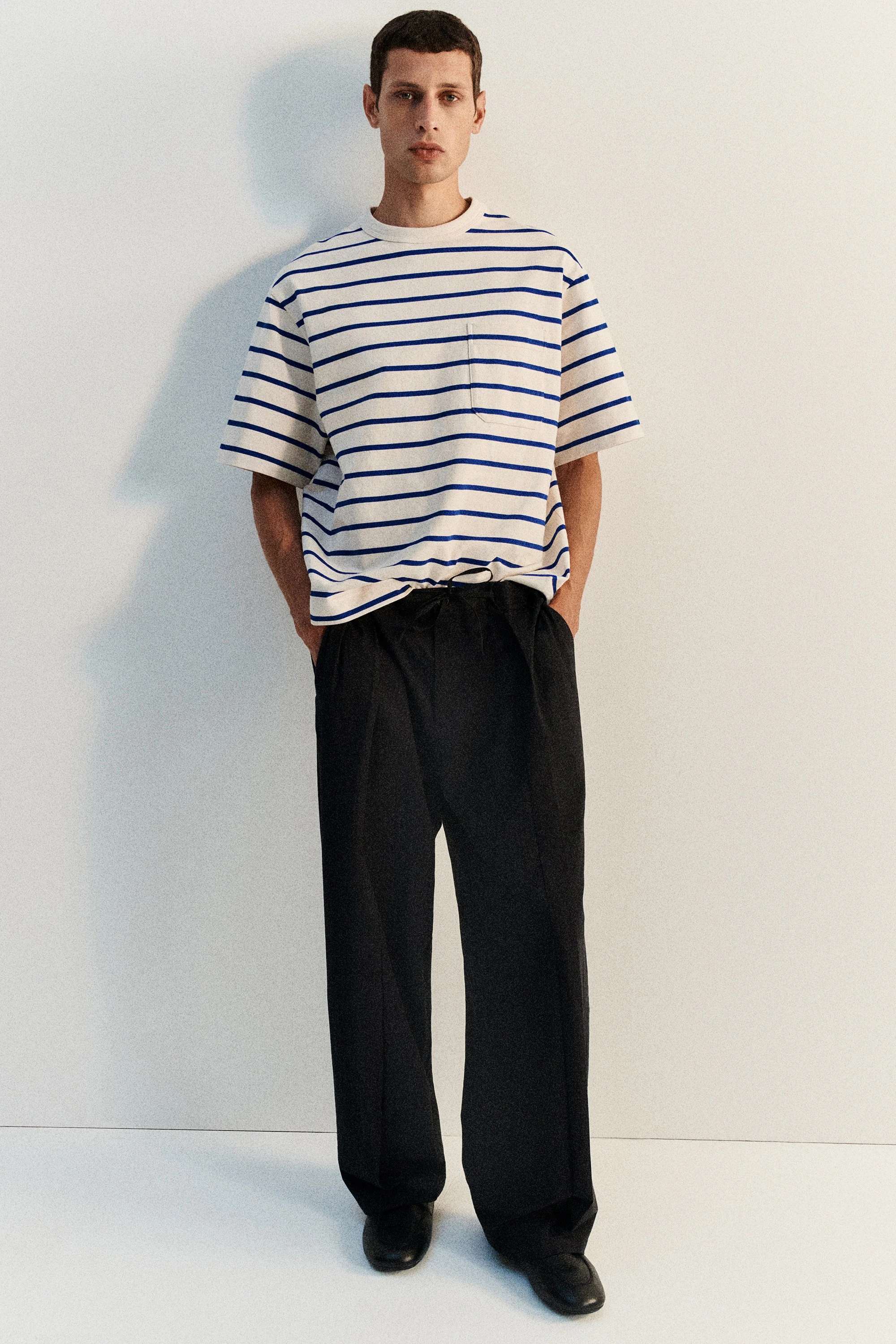OVERSIZED POCKET-DETAIL T-SHIRT - 8