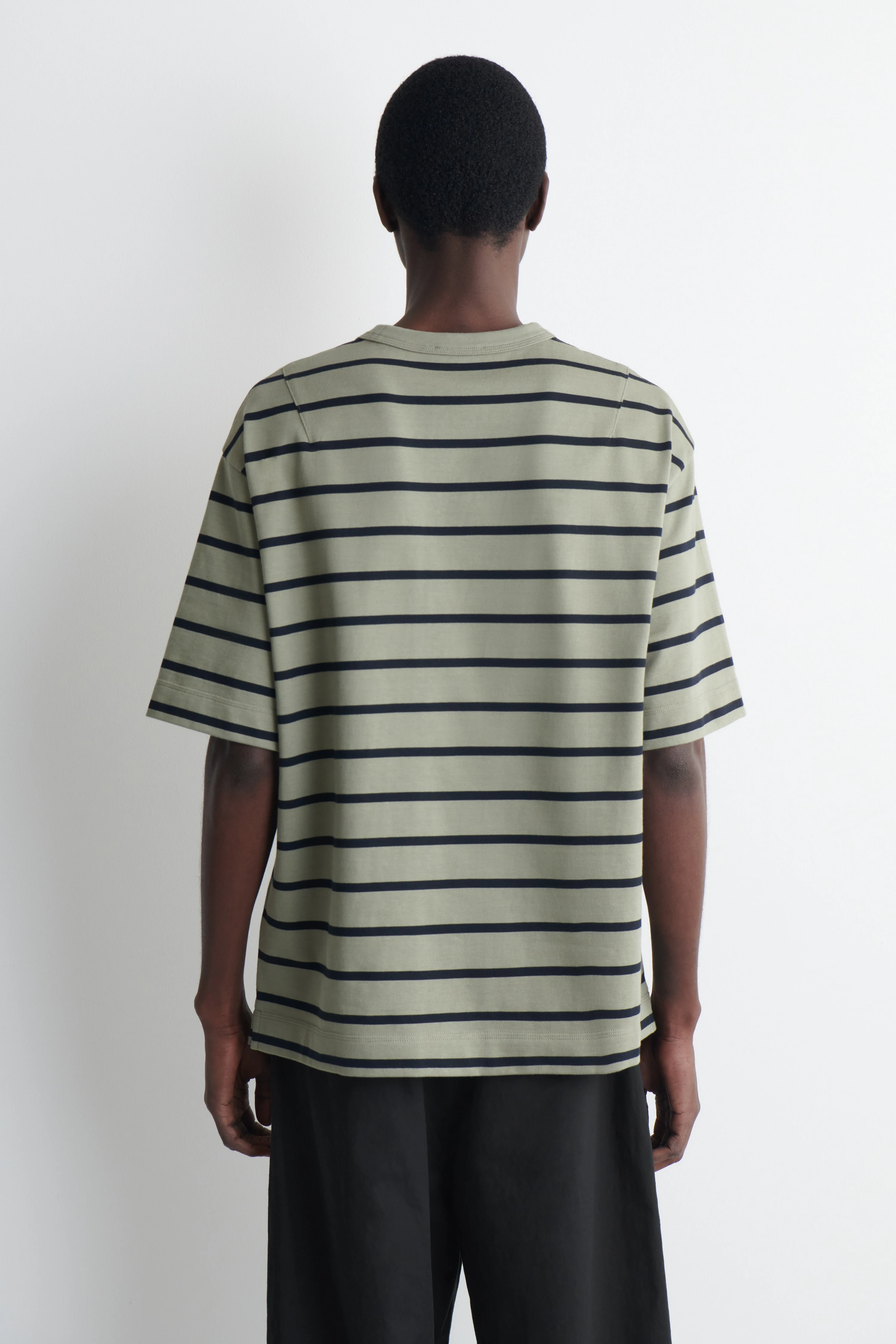 OVERSIZED POCKET-DETAIL T-SHIRT - 2