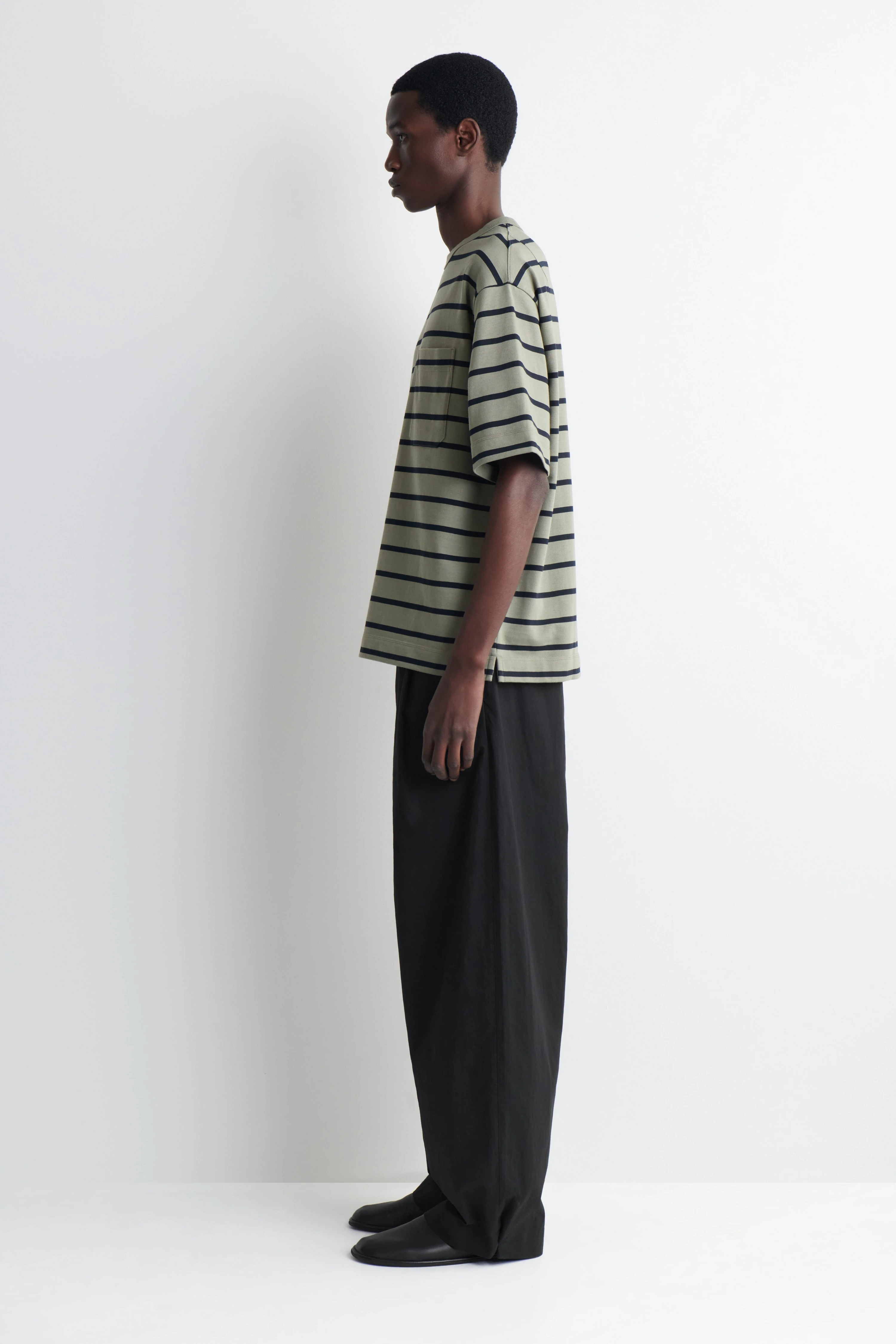 OVERSIZED POCKET-DETAIL T-SHIRT - 5