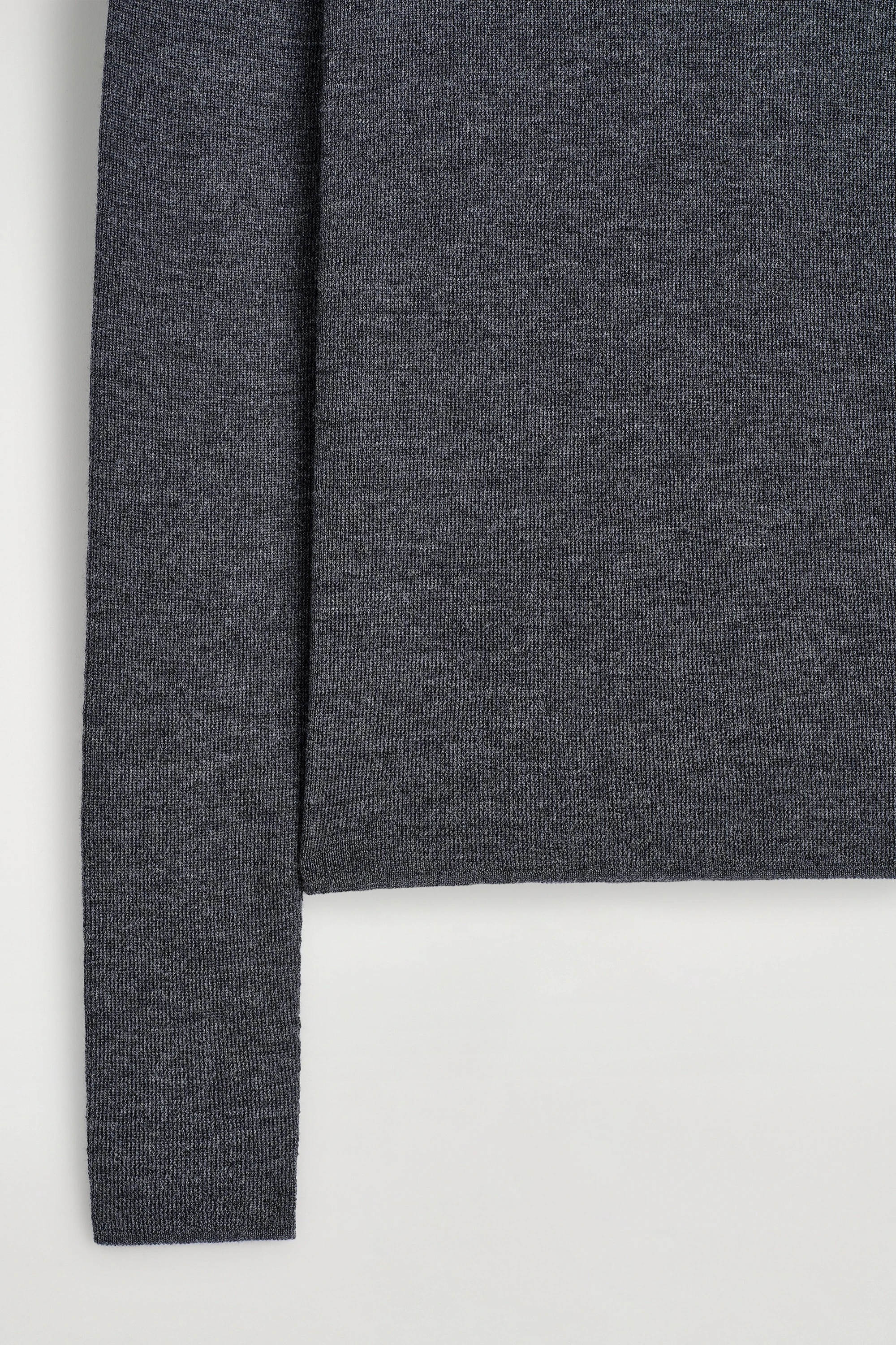SEAMLESS MERINO WOOL LONG-SLEEVED TOP - 8