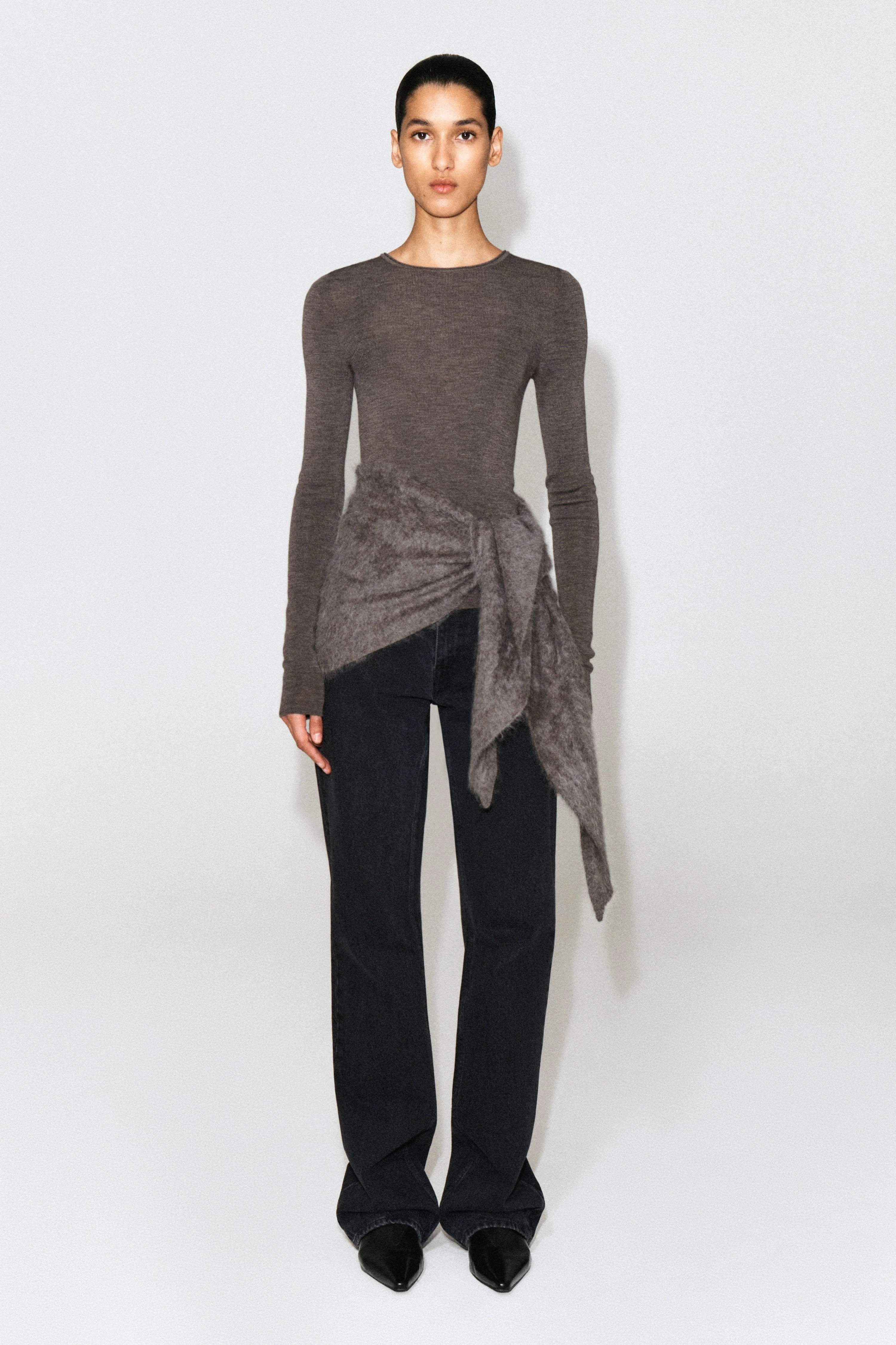 SEAMLESS MERINO WOOL LONG-SLEEVED TOP - 5