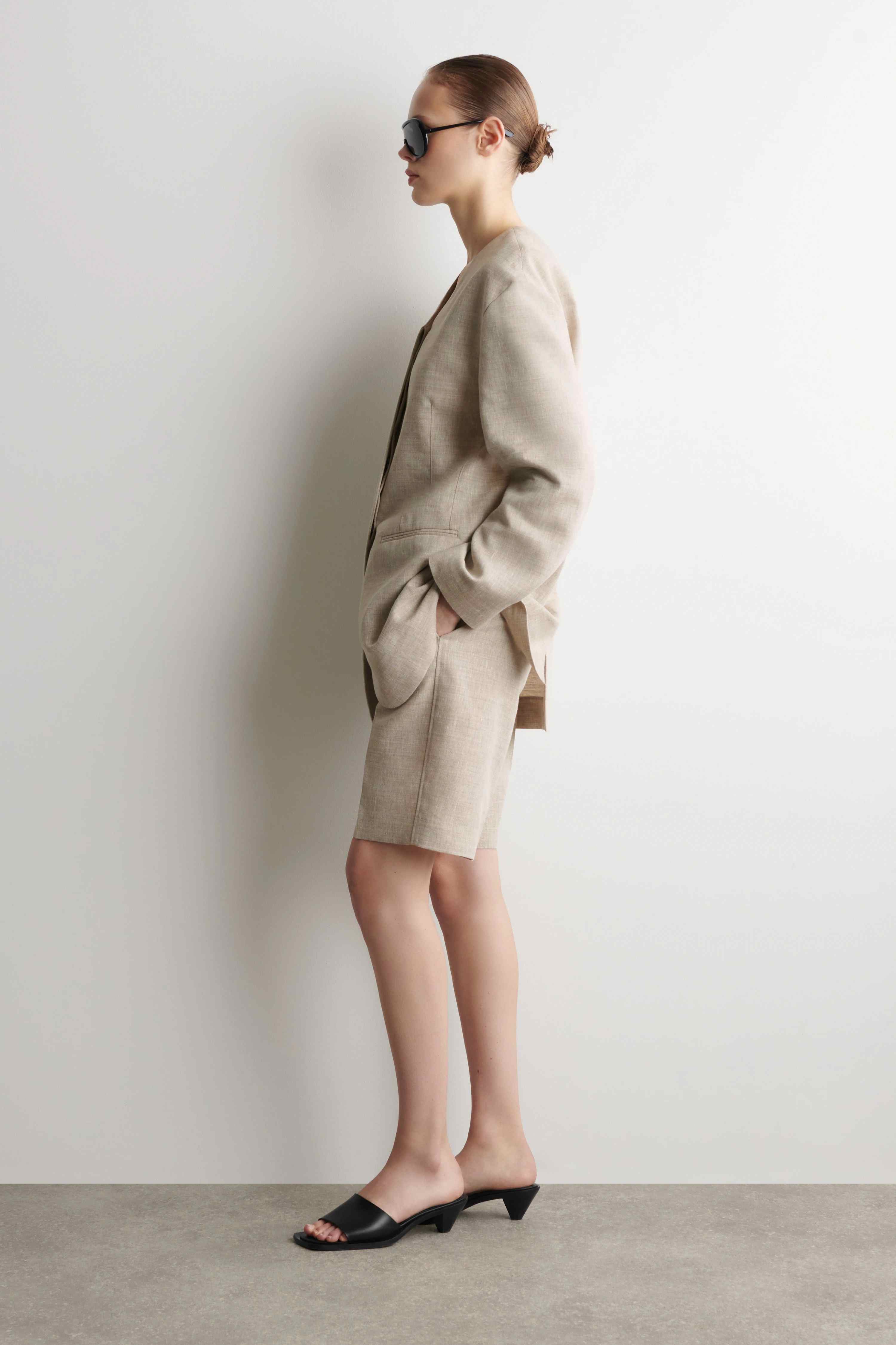 STRUCTURED COLLARLESS LINEN BLAZER - 4