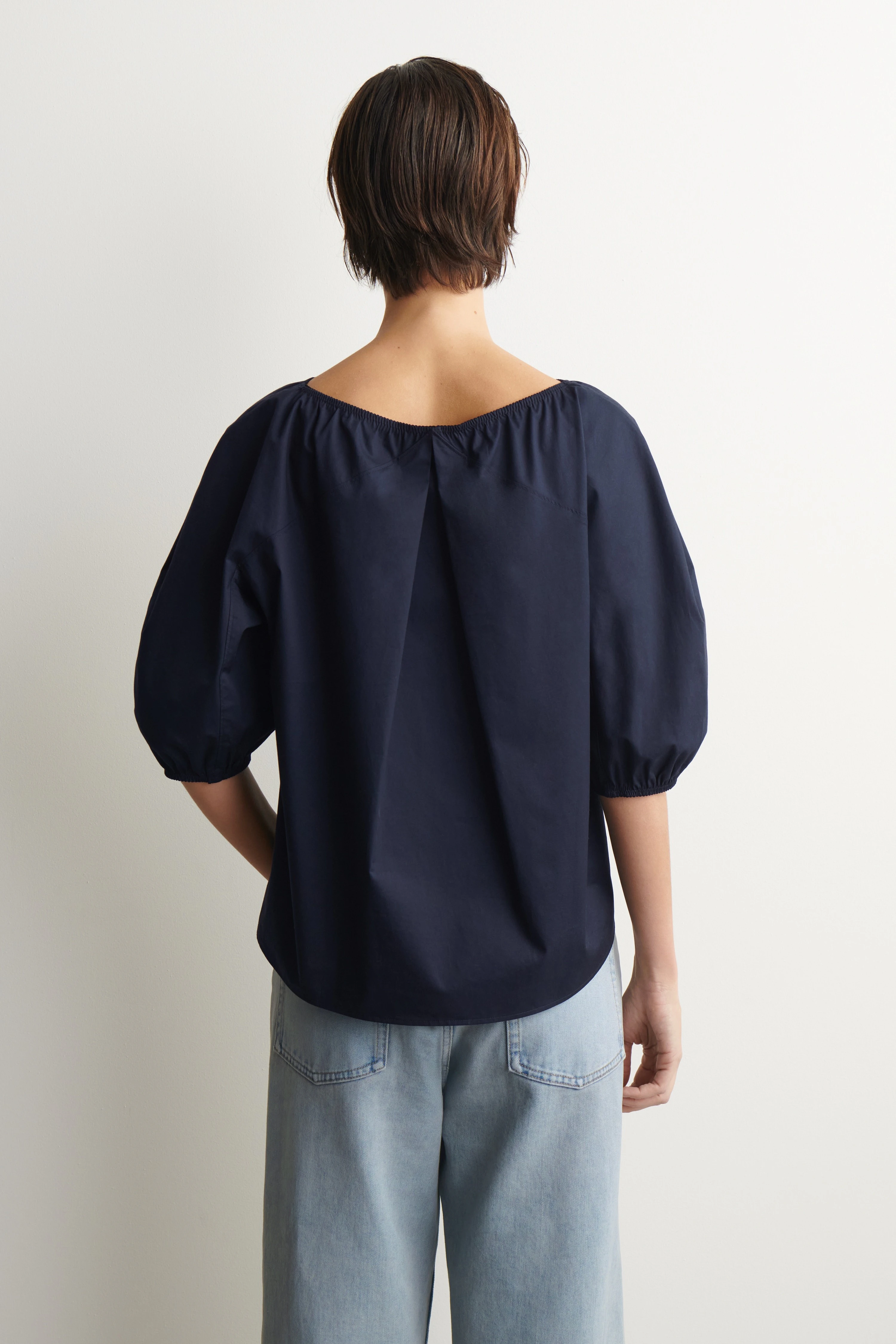 GATHERED PUFF-SLEEVE BLOUSE