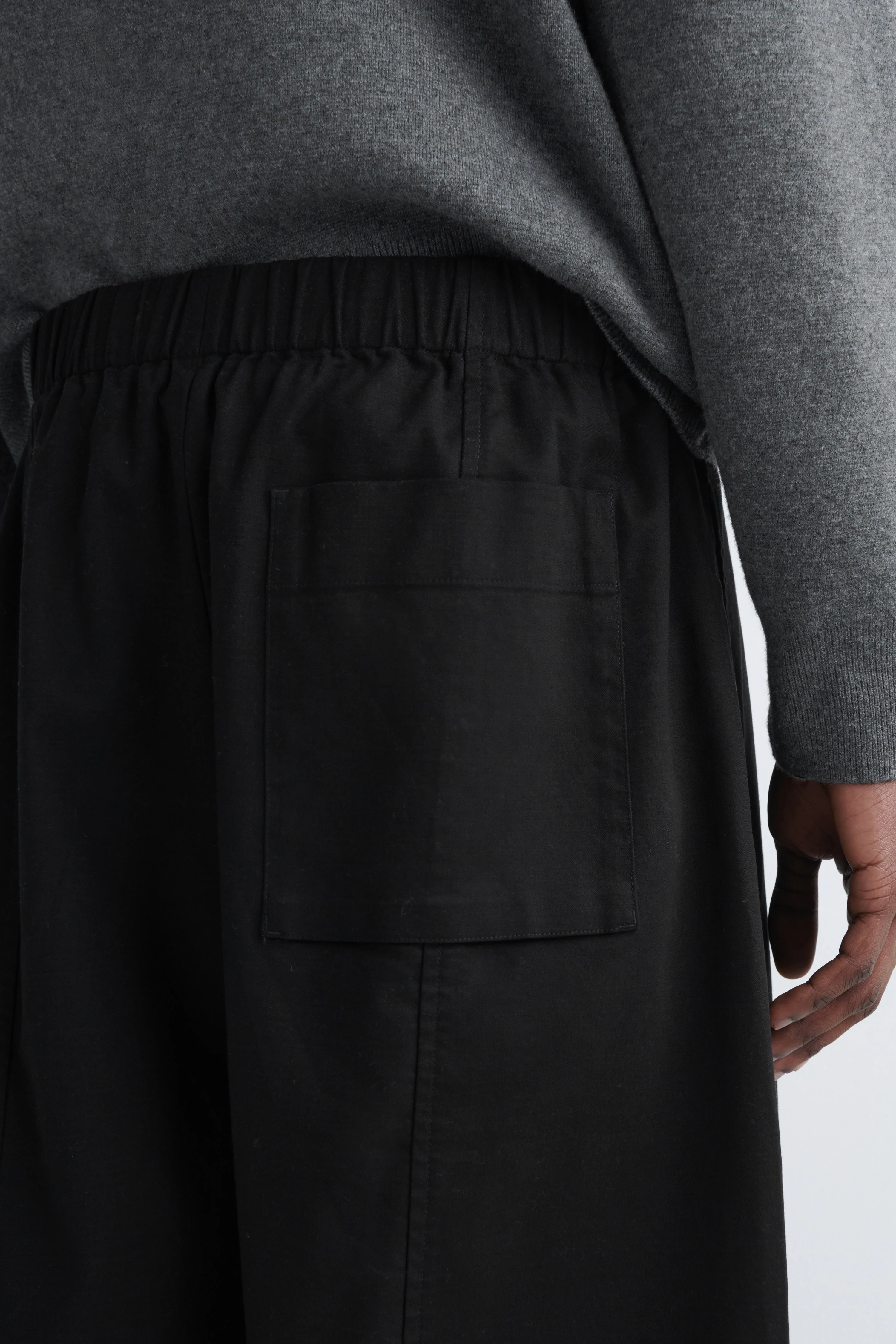 COTTON CROPPED RELAXED-FIT BARREL-LEG TROUSERS - 3