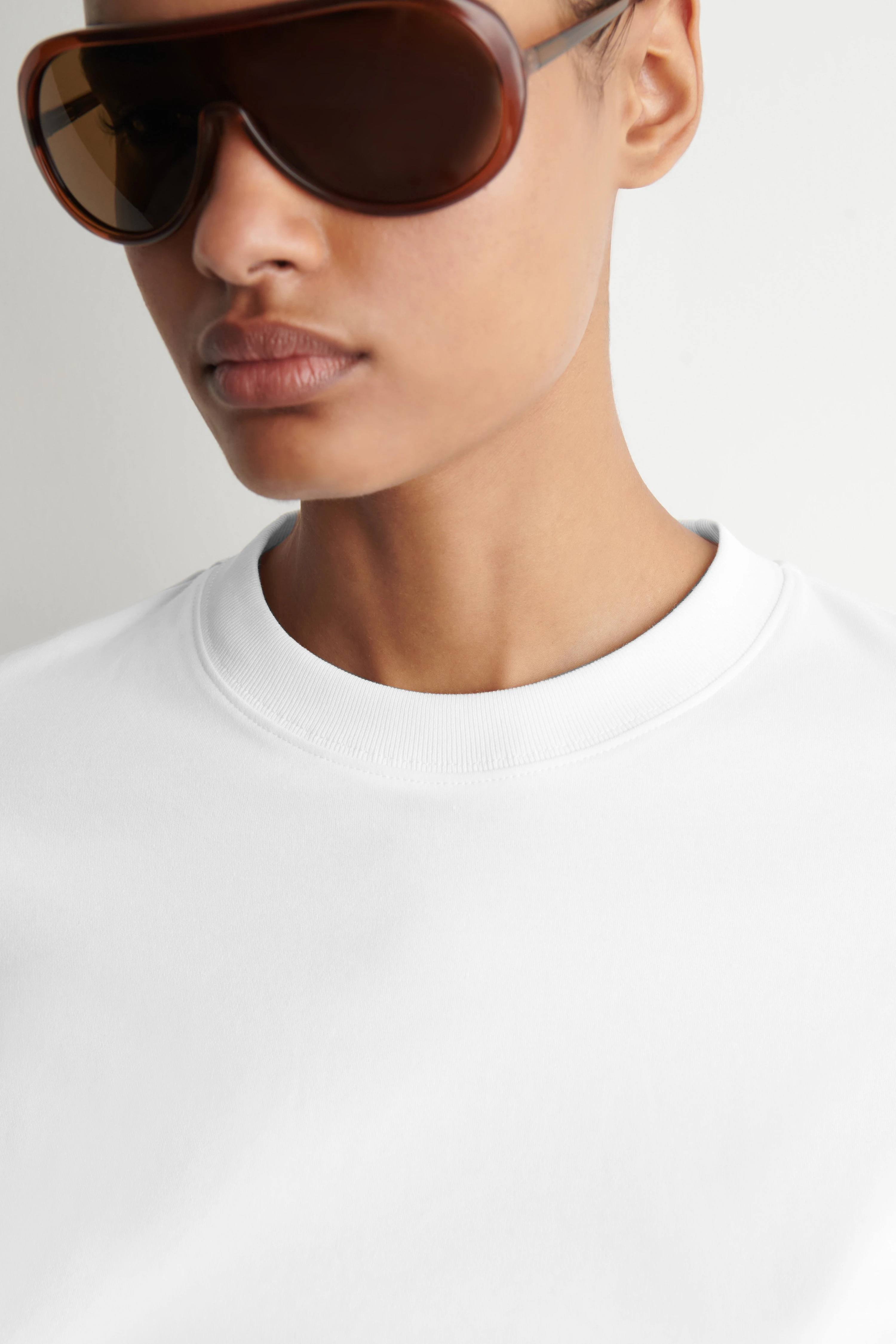 CLEAN CUT LONG-SLEEVED T-SHIRT - 5