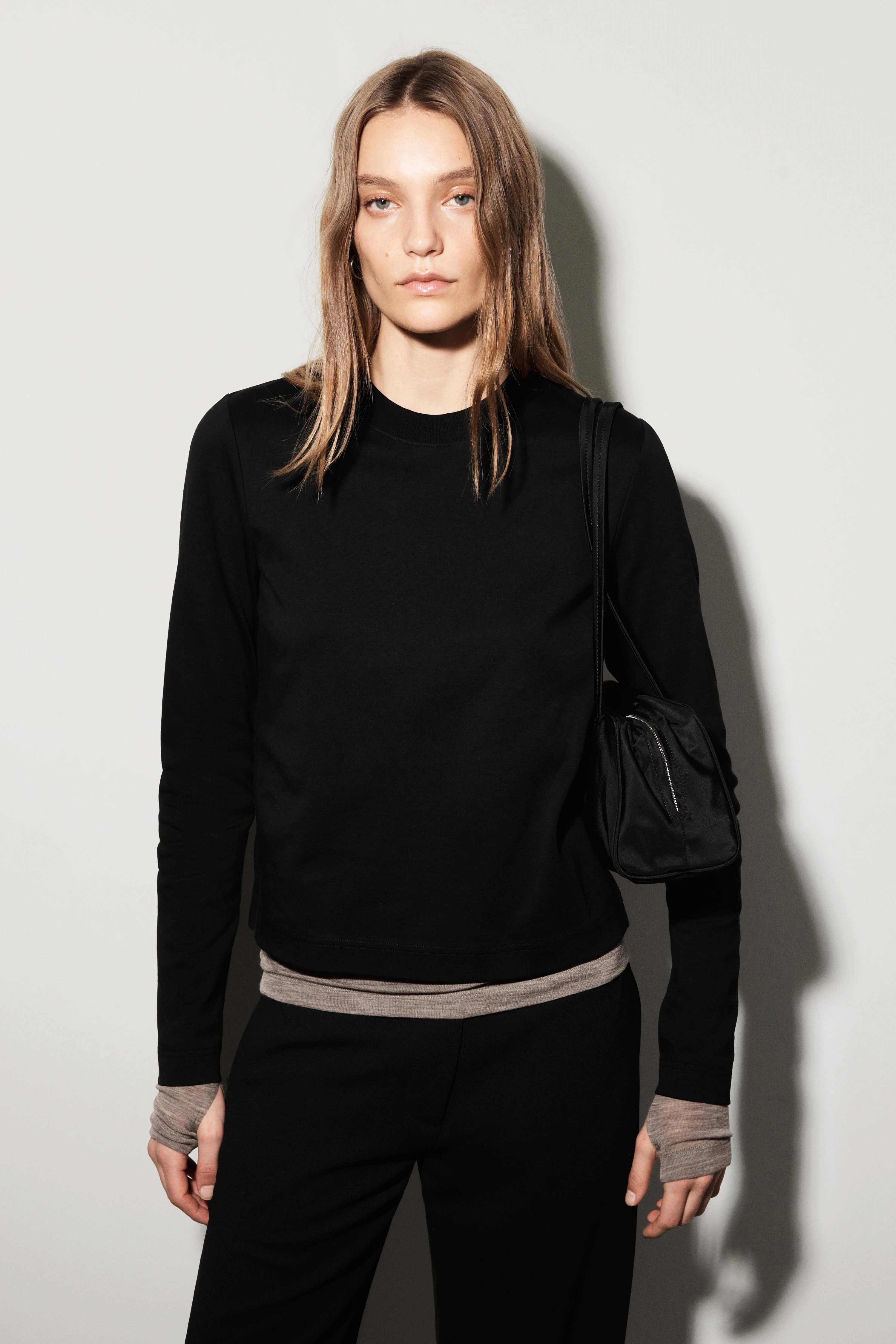 CLEAN CUT LONG-SLEEVED T-SHIRT