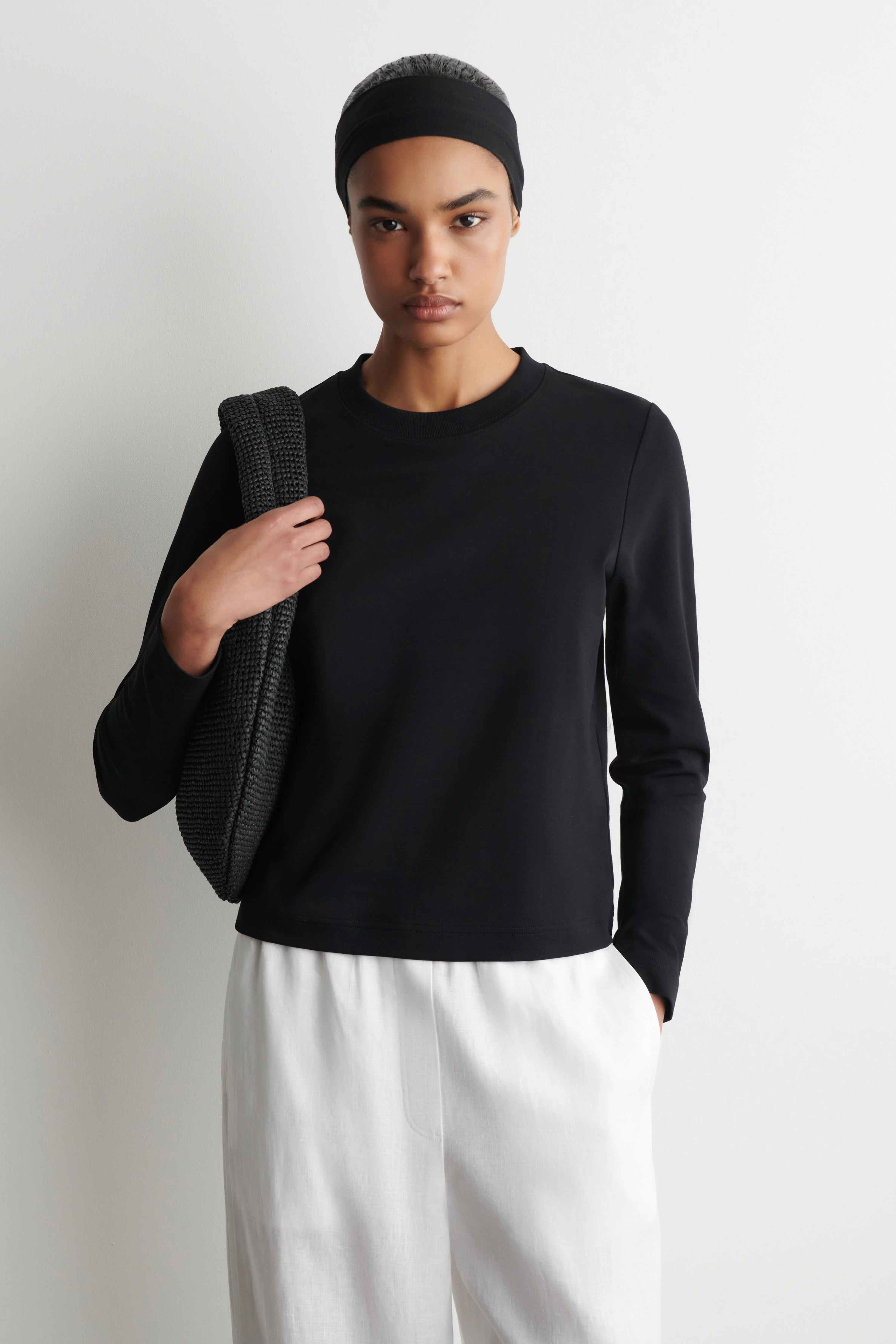 CLEAN CUT LONG-SLEEVED T-SHIRT