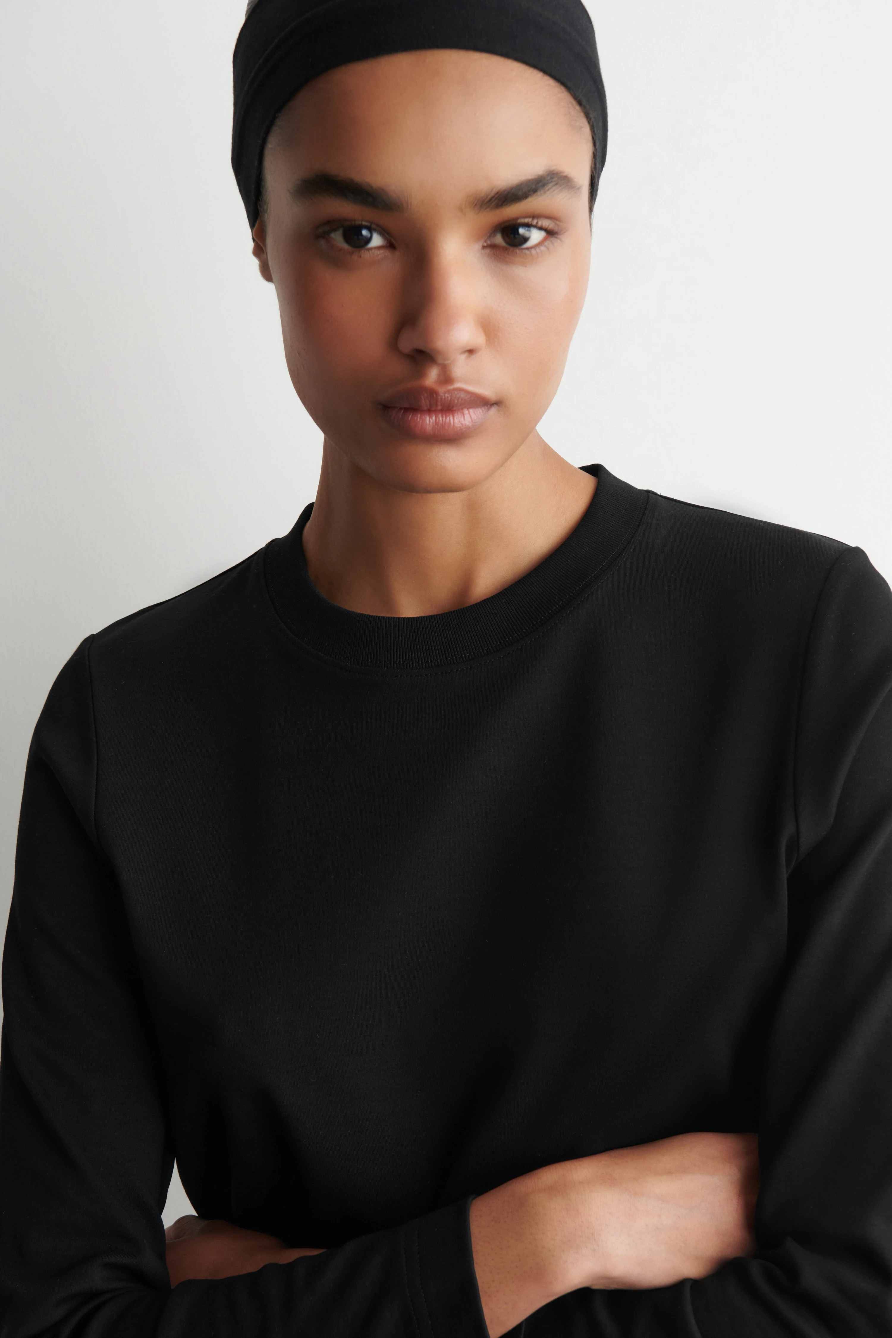 CLEAN CUT LONG-SLEEVED T-SHIRT - 8