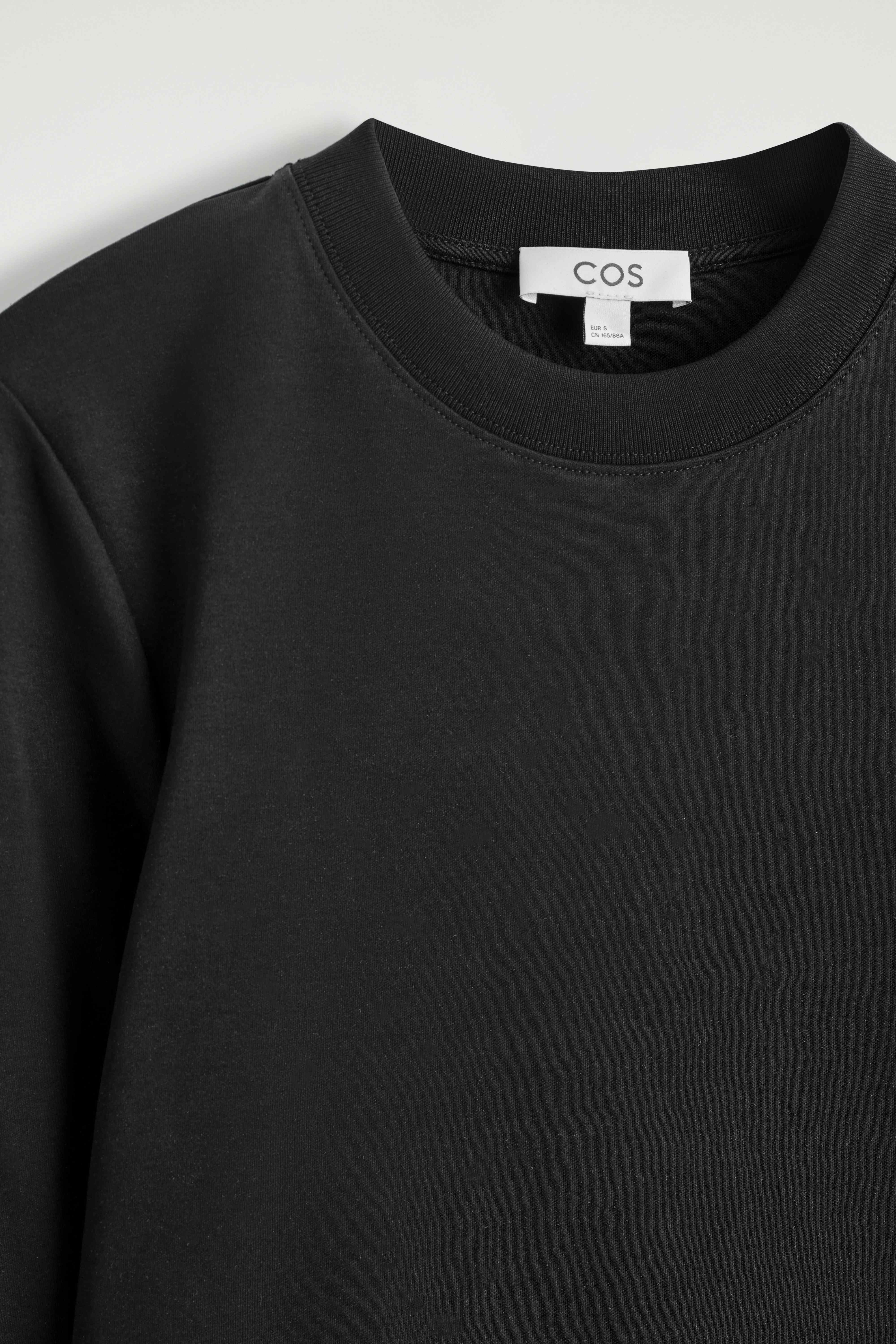 CLEAN CUT LONG-SLEEVED T-SHIRT - 10