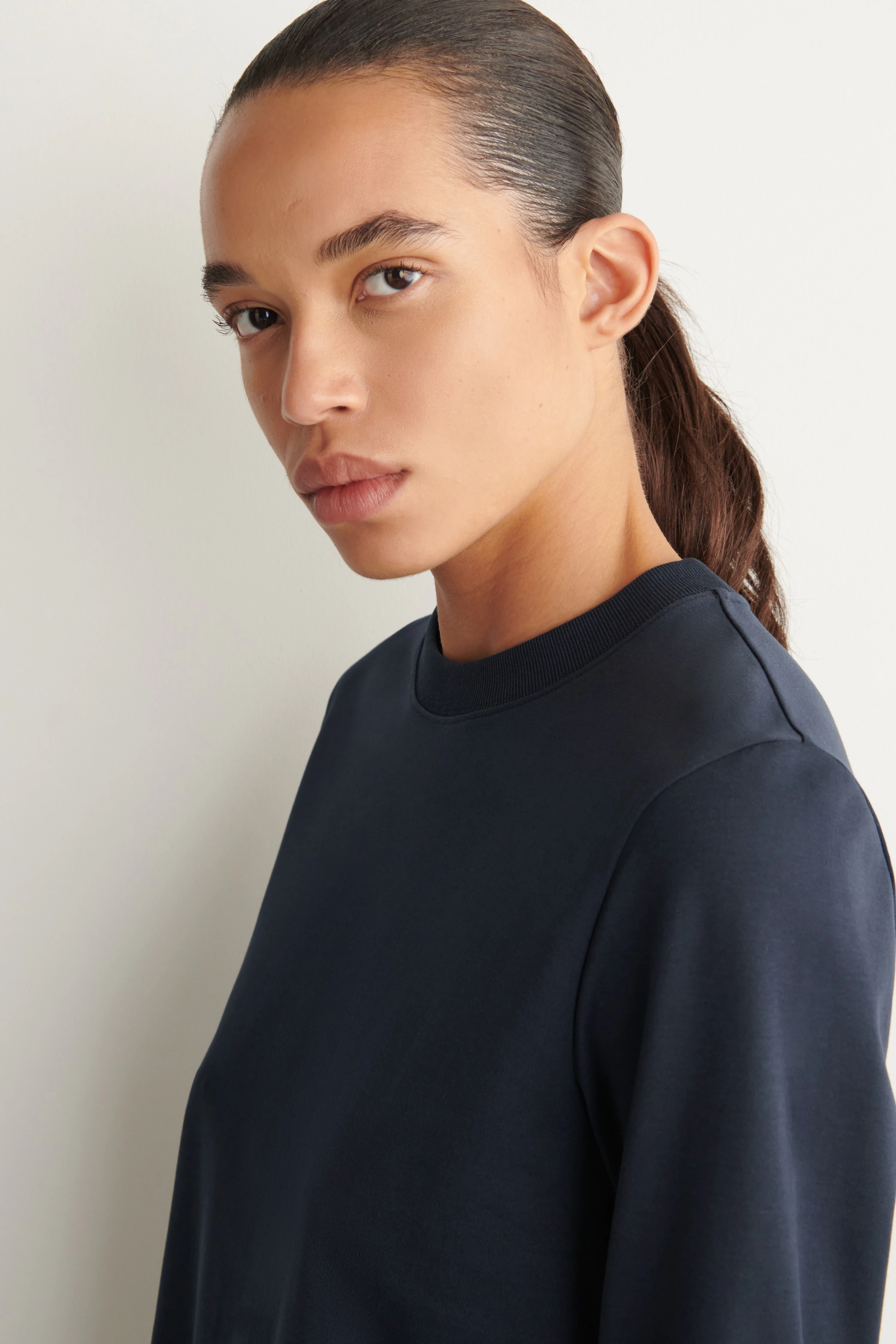 CLEAN CUT LONG-SLEEVED T-SHIRT - 4
