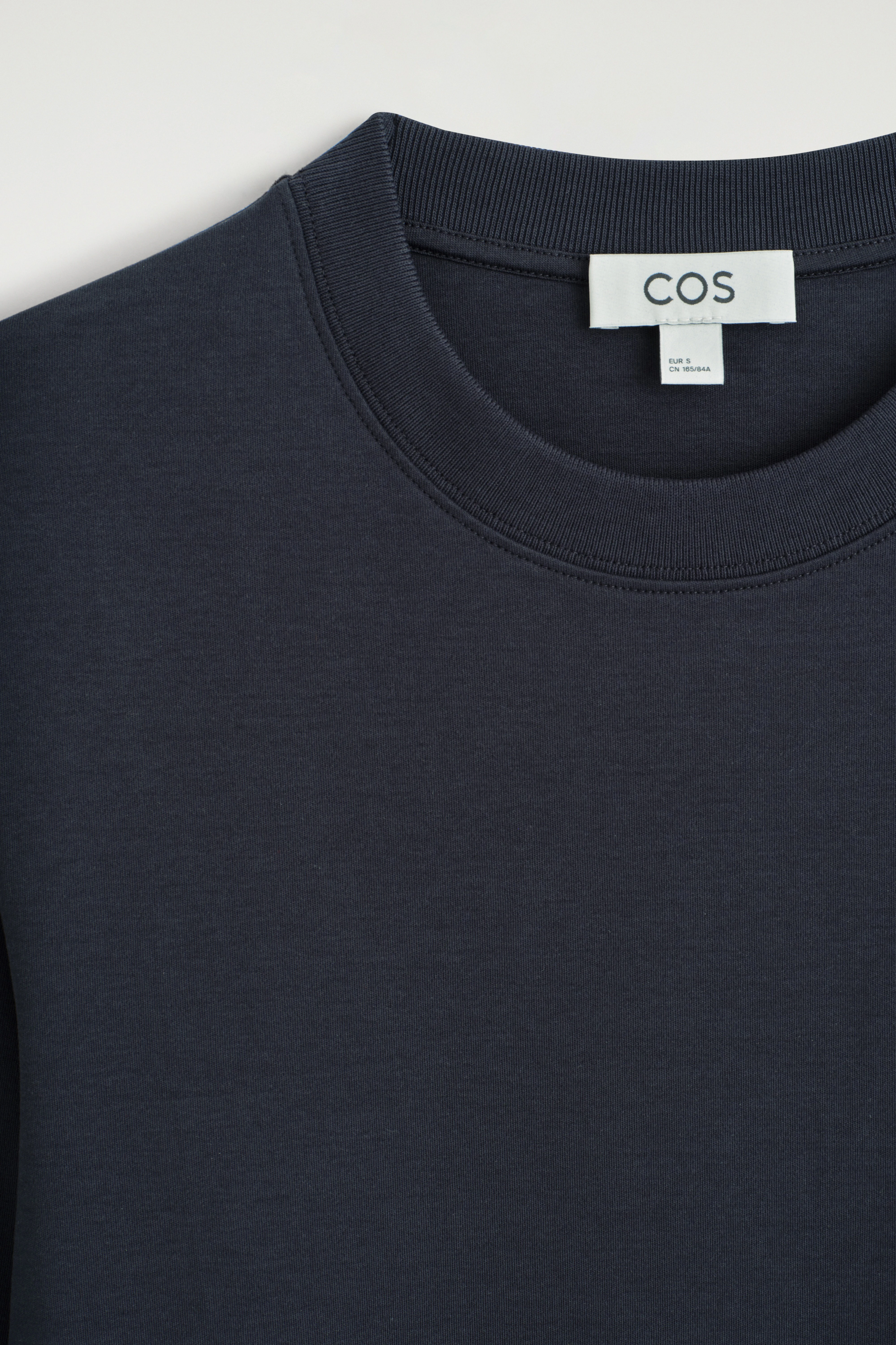 CLEAN CUT LONG-SLEEVED T-SHIRT - 6