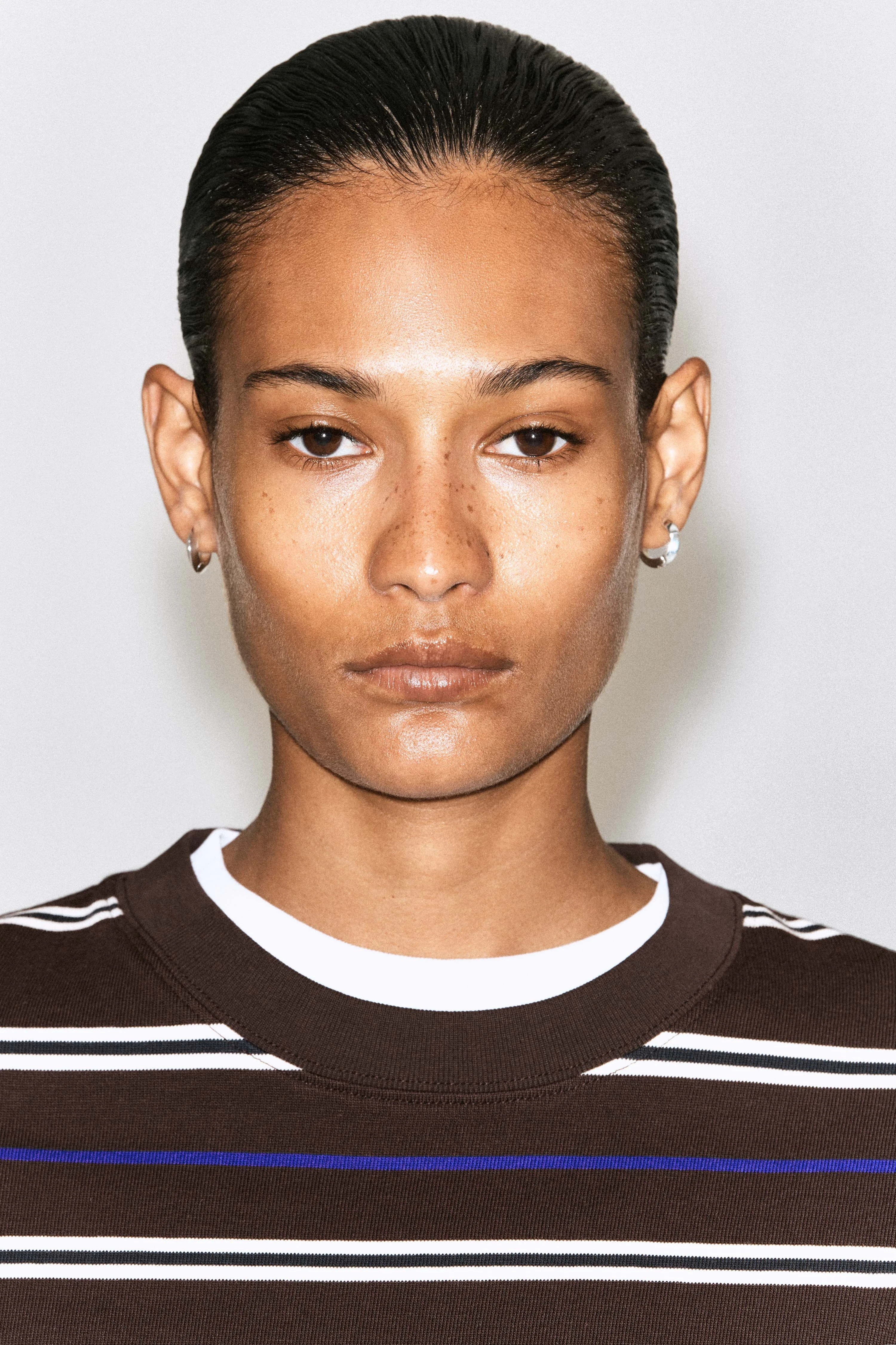 CLEAN CUT LONG-SLEEVED T-SHIRT - 6