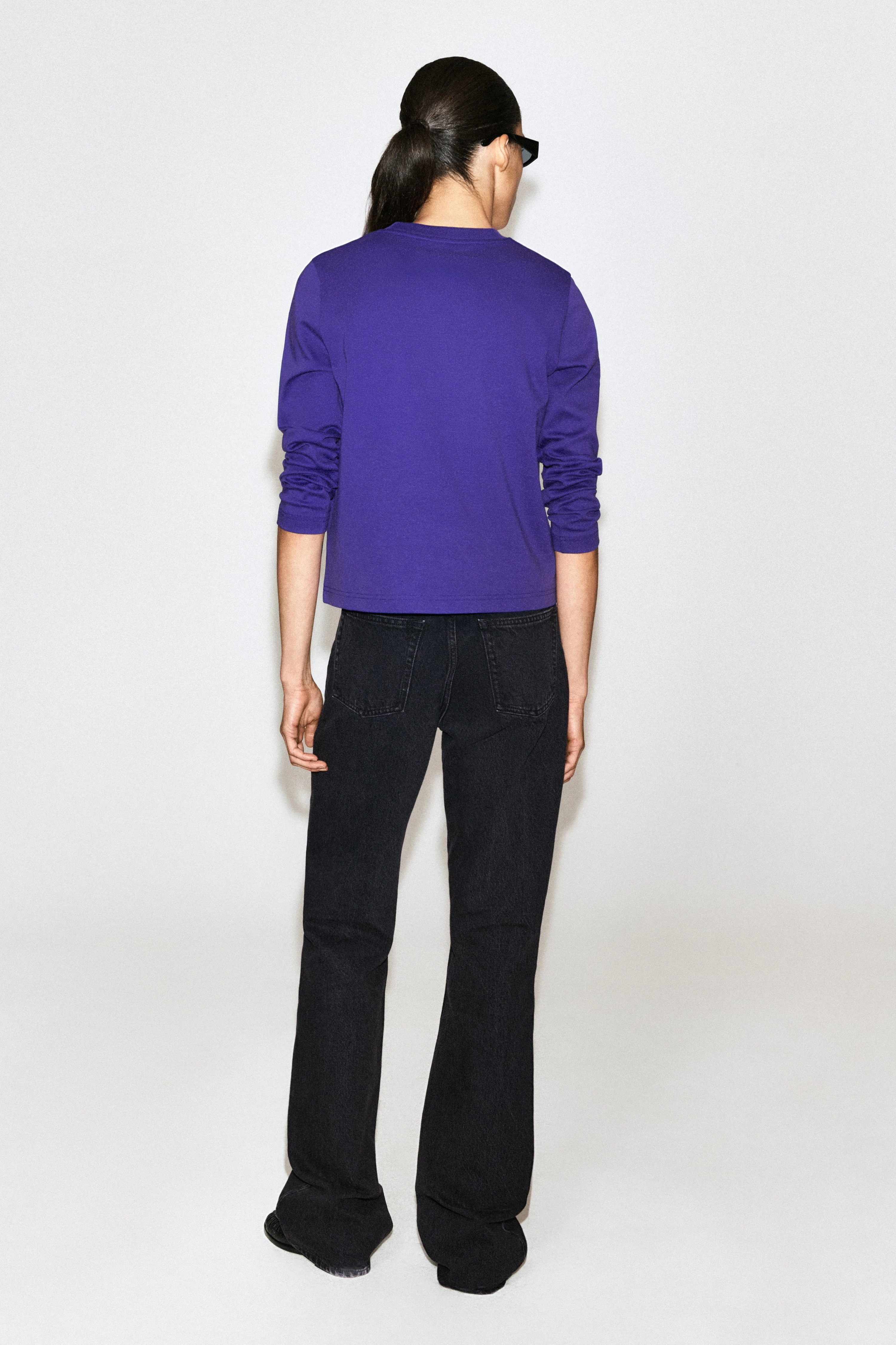 CLEAN CUT LONG-SLEEVED T-SHIRT