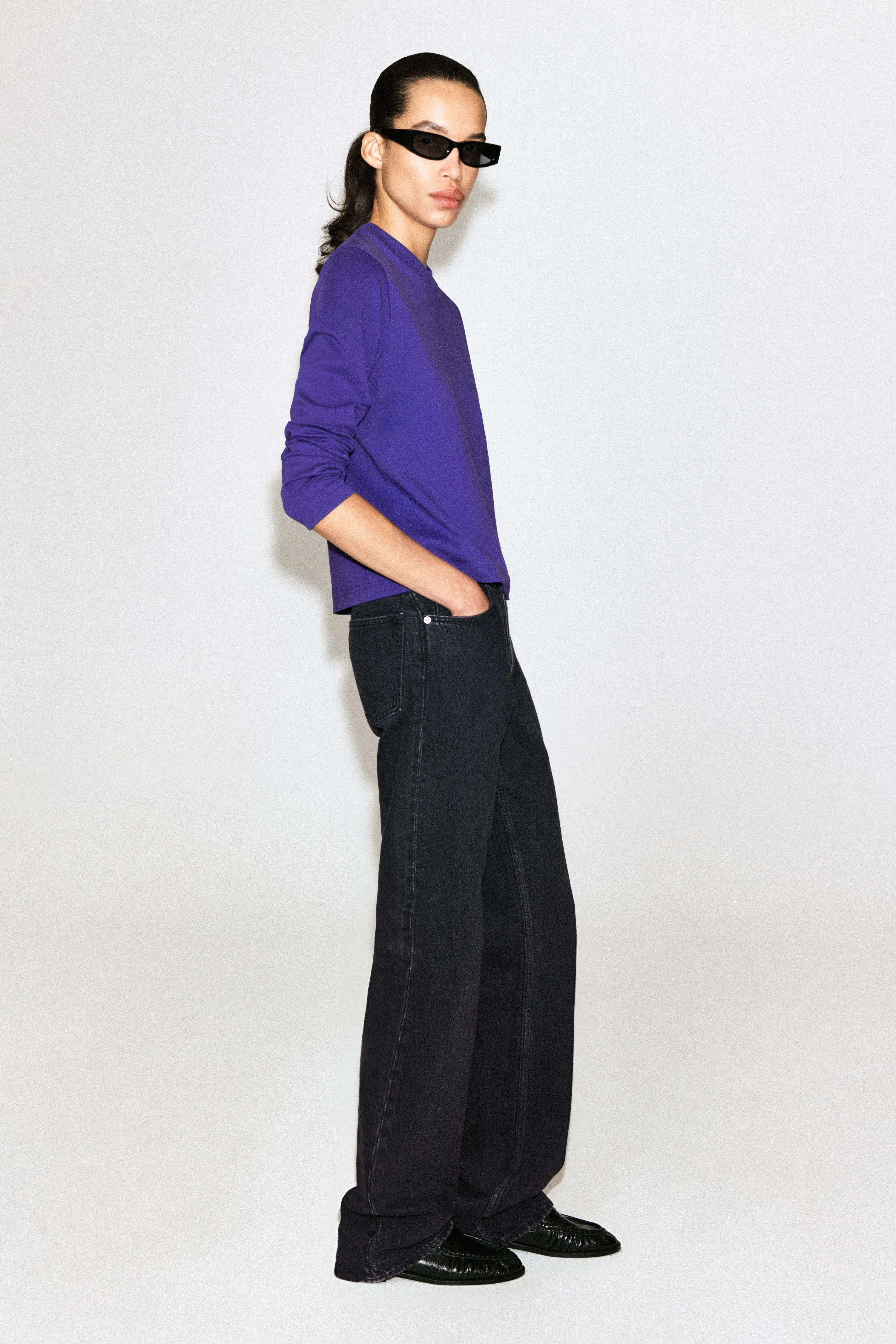 CLEAN CUT LONG-SLEEVED T-SHIRT - 4