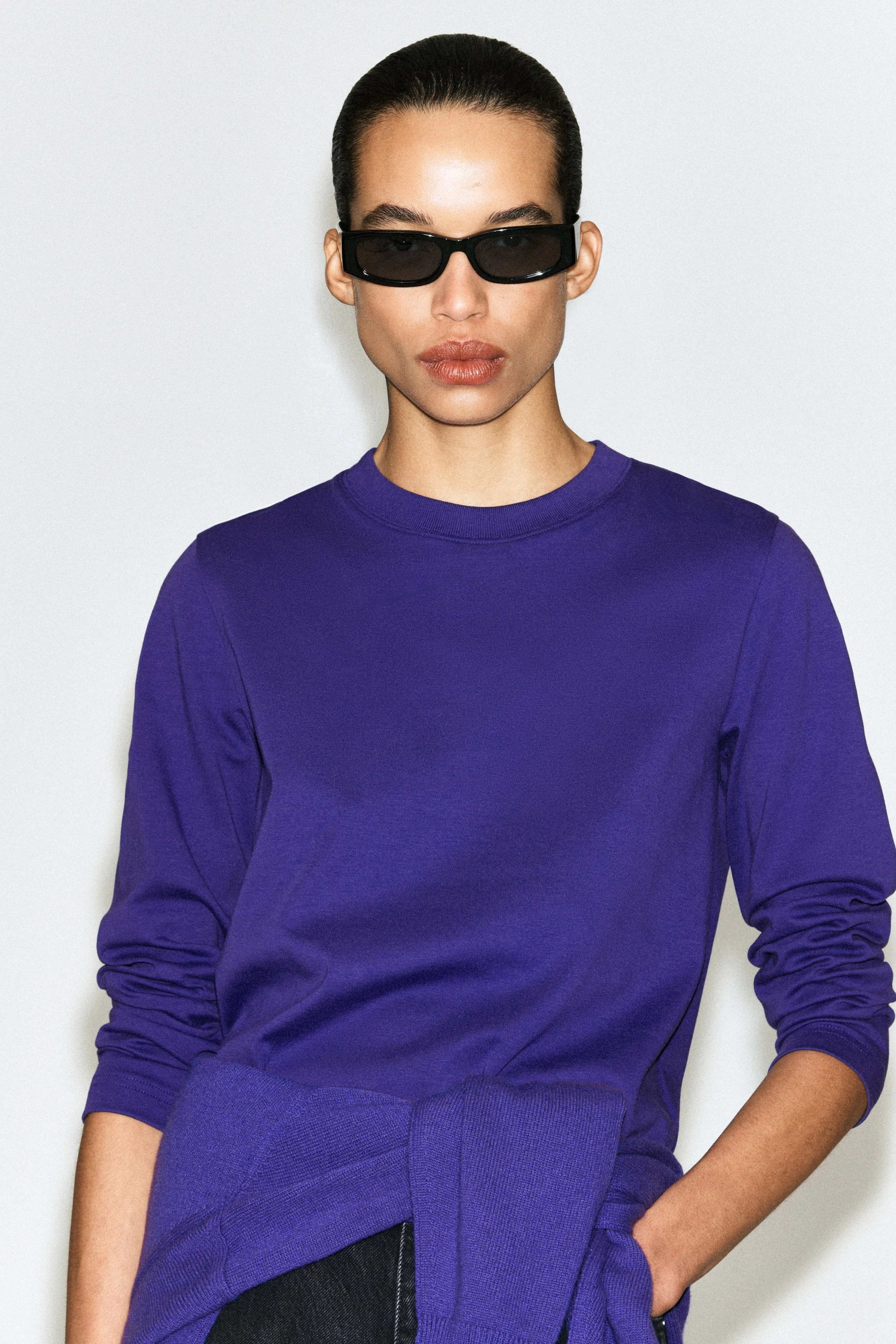 CLEAN CUT LONG-SLEEVED T-SHIRT - 5