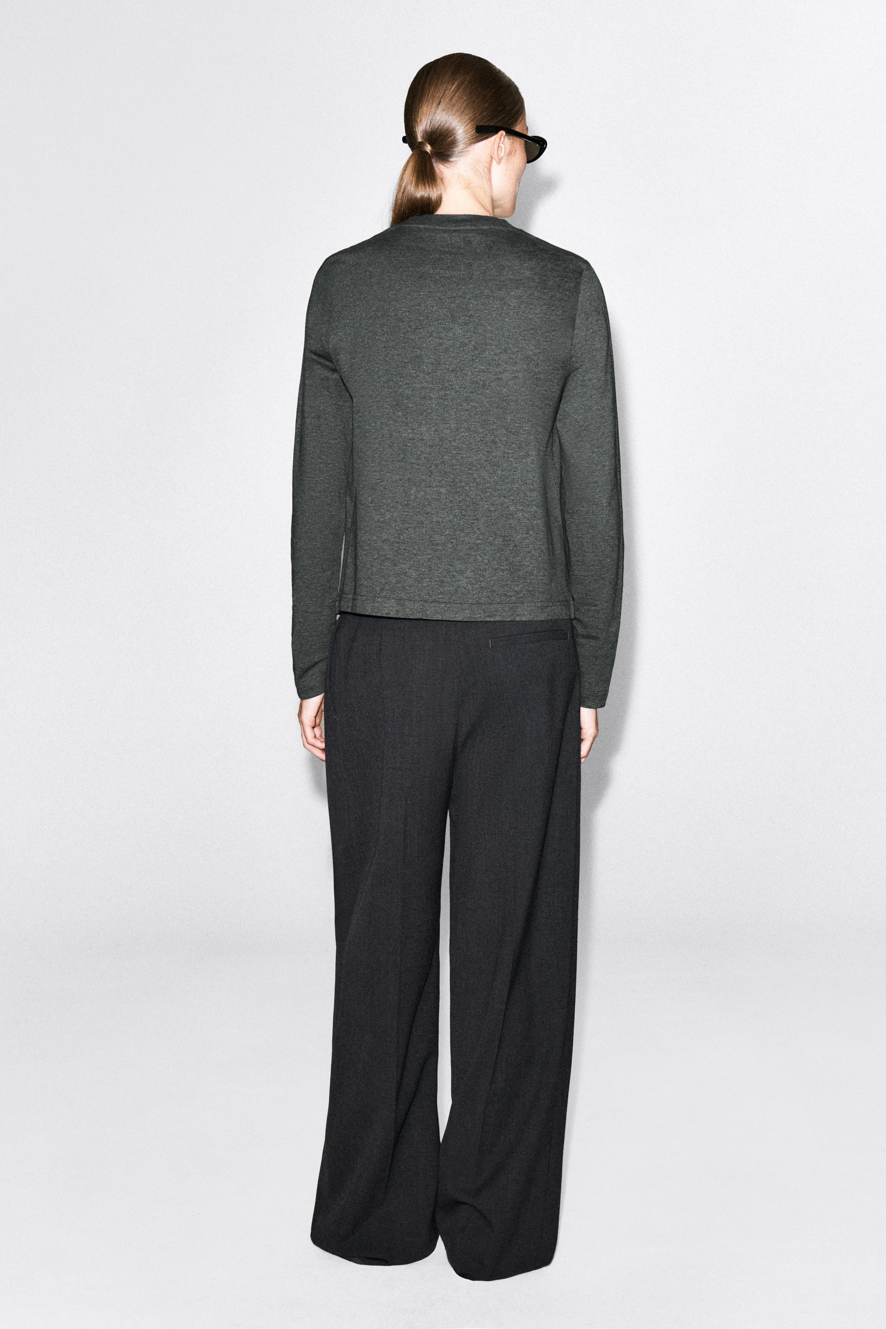 CLEAN CUT LONG-SLEEVED T-SHIRT