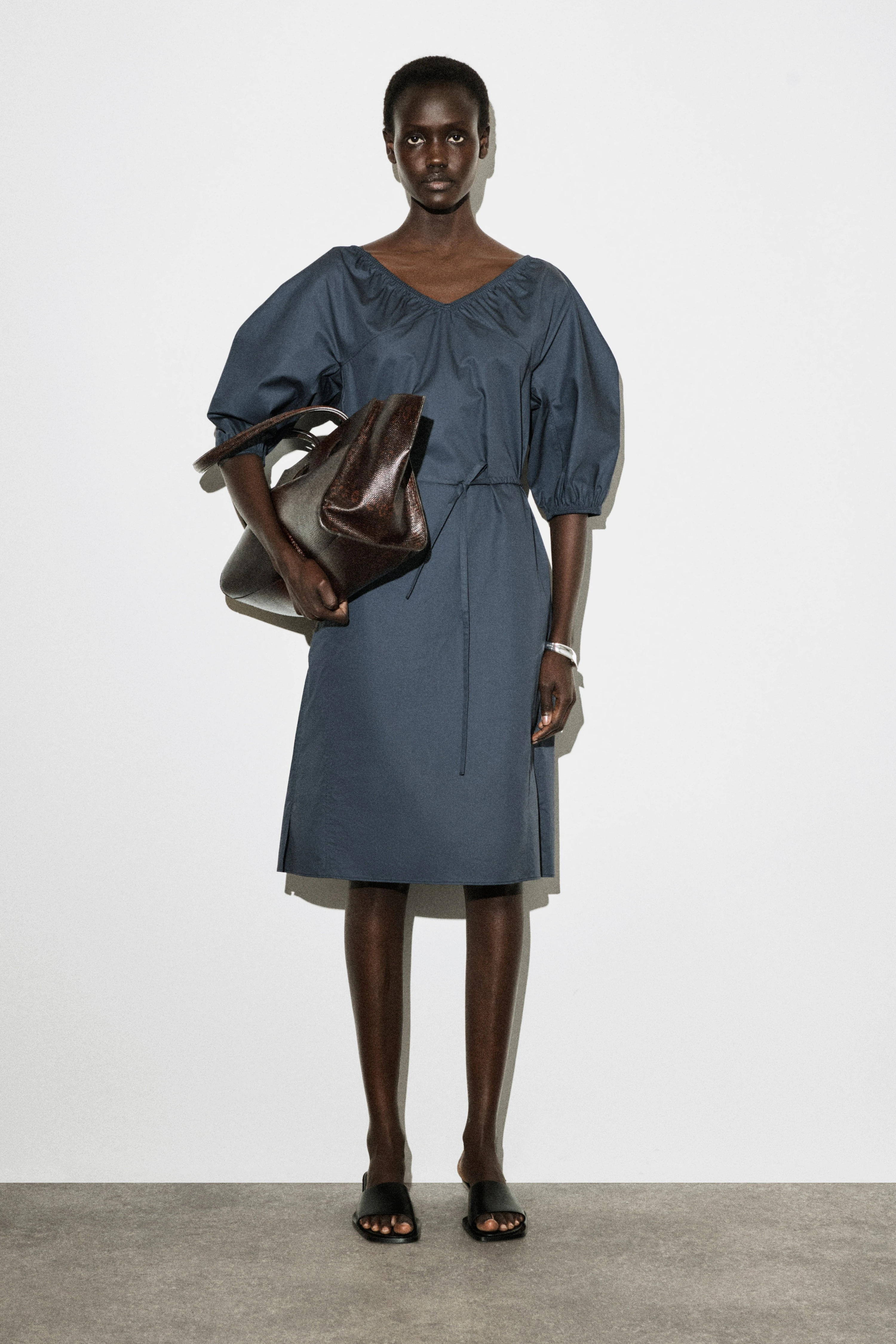 GATHERED PUFF-SLEEVE MIDI DRESS