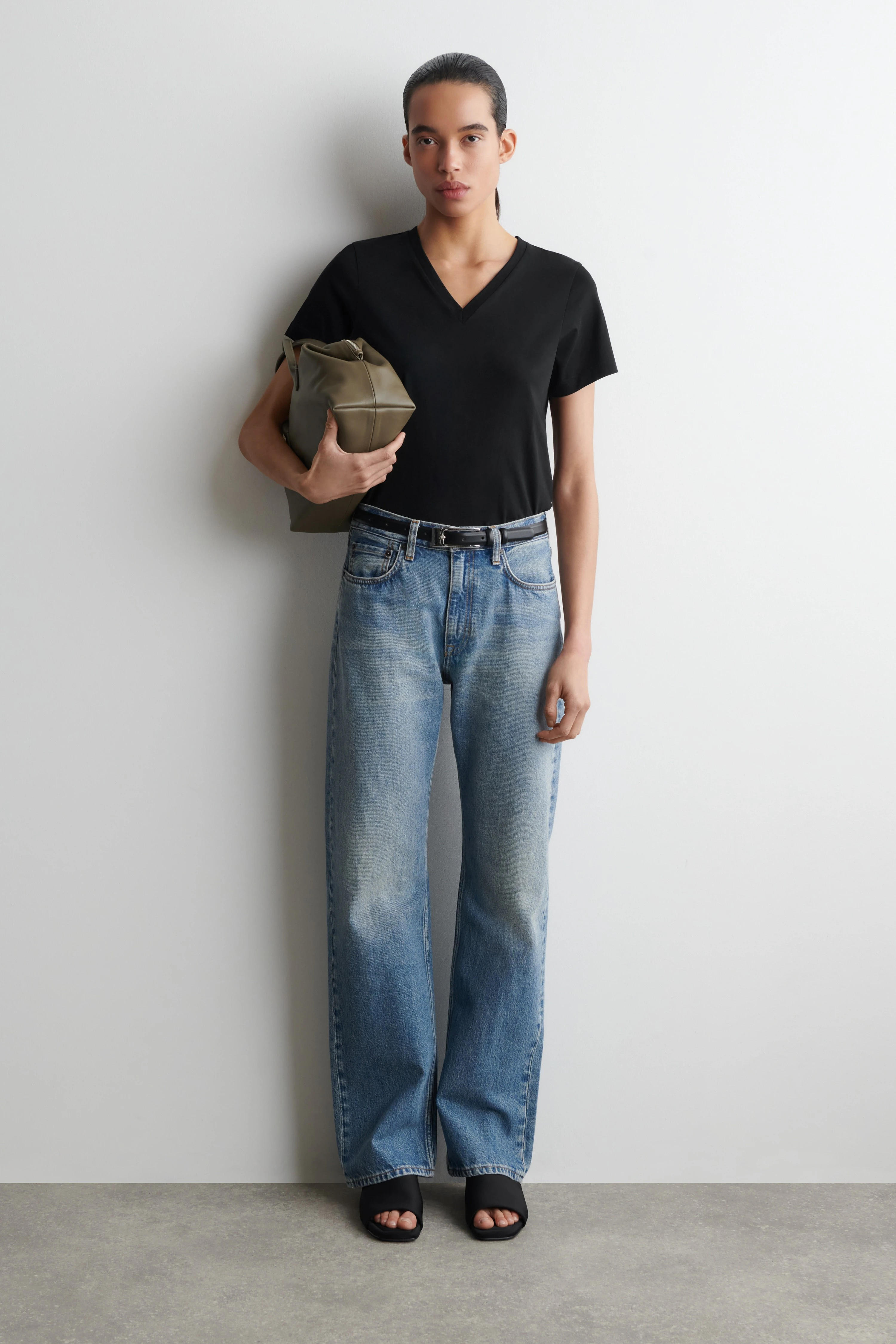 COTTON V-NECK T-SHIRT