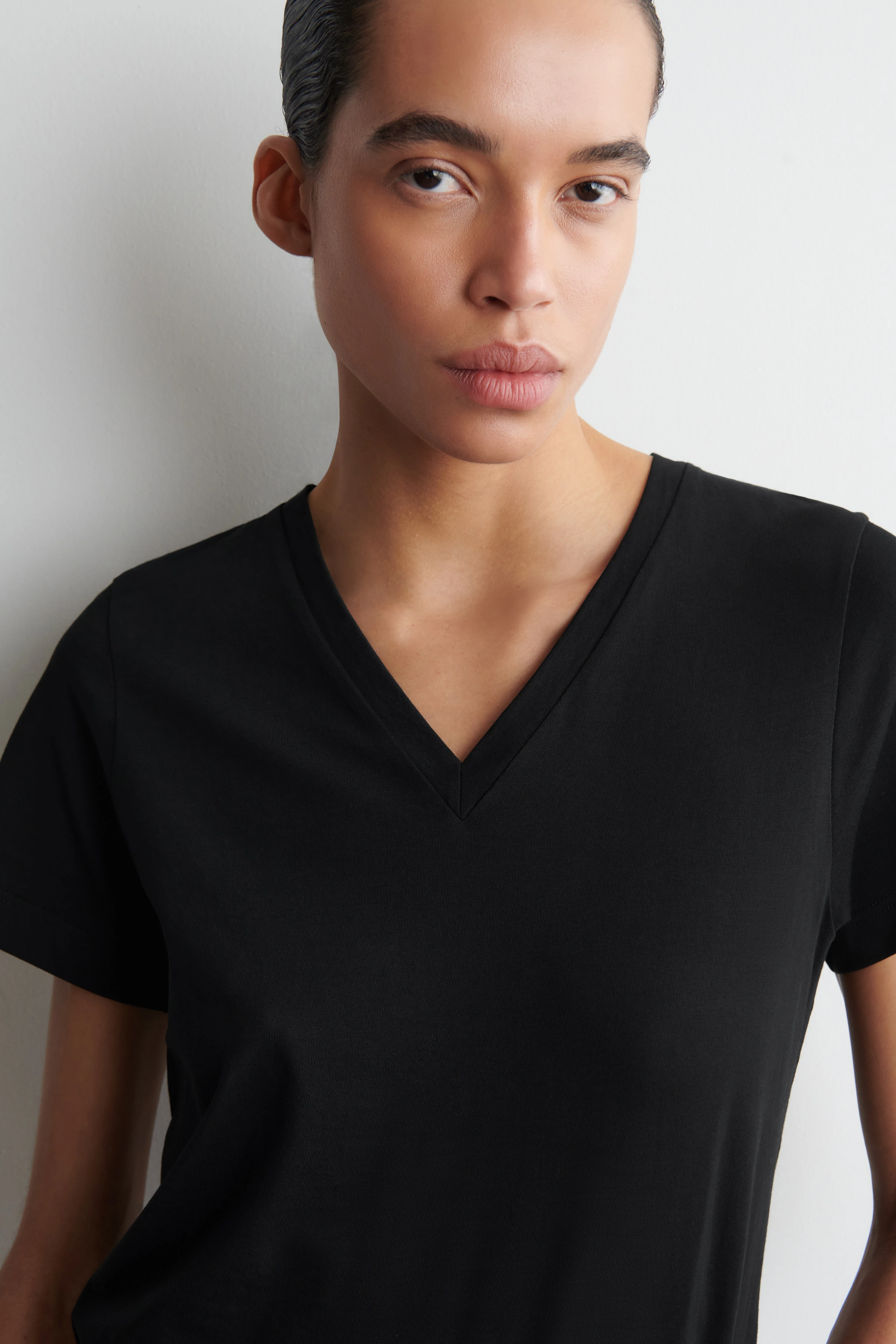 COTTON V-NECK T-SHIRT - 4