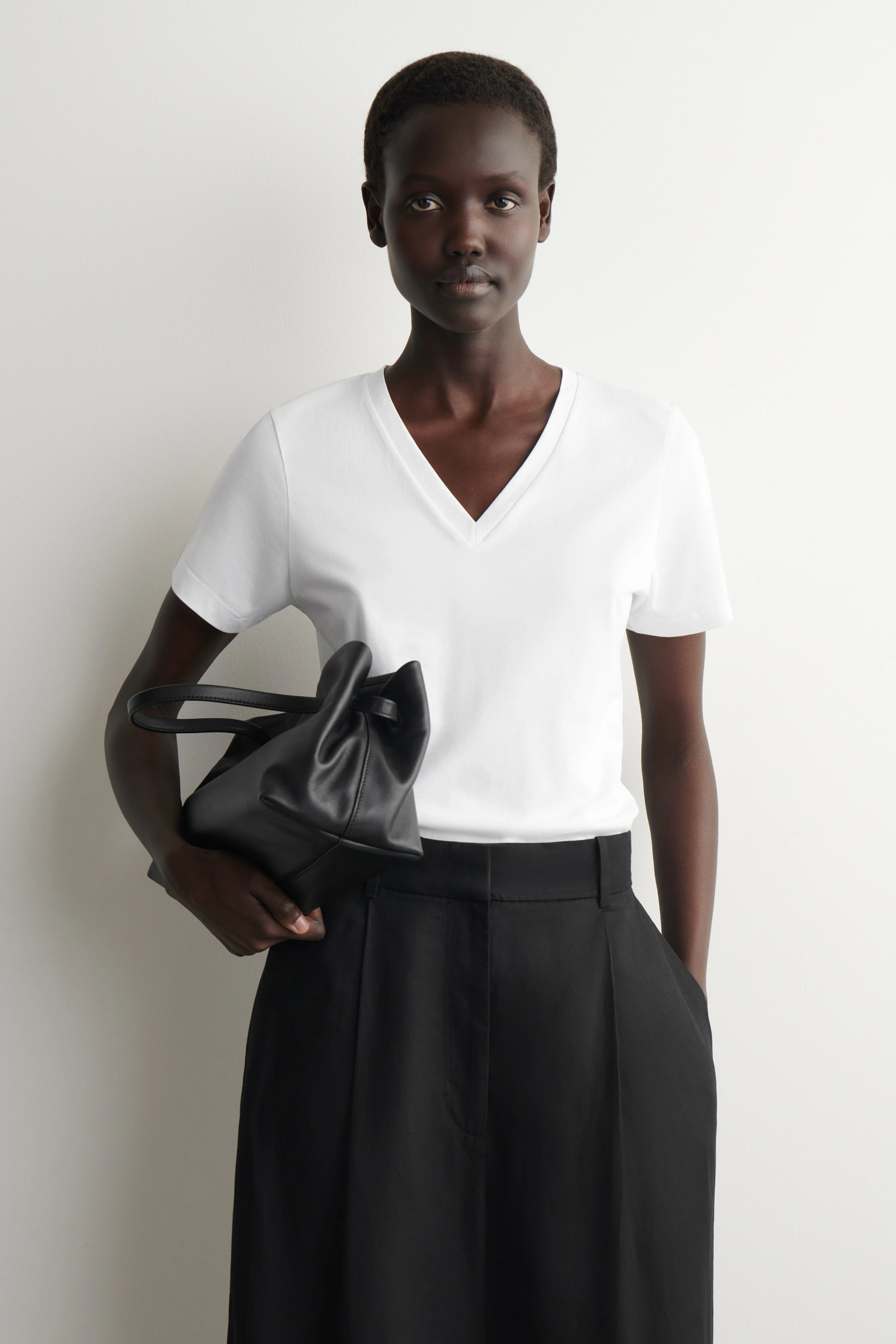 COTTON V-NECK T-SHIRT