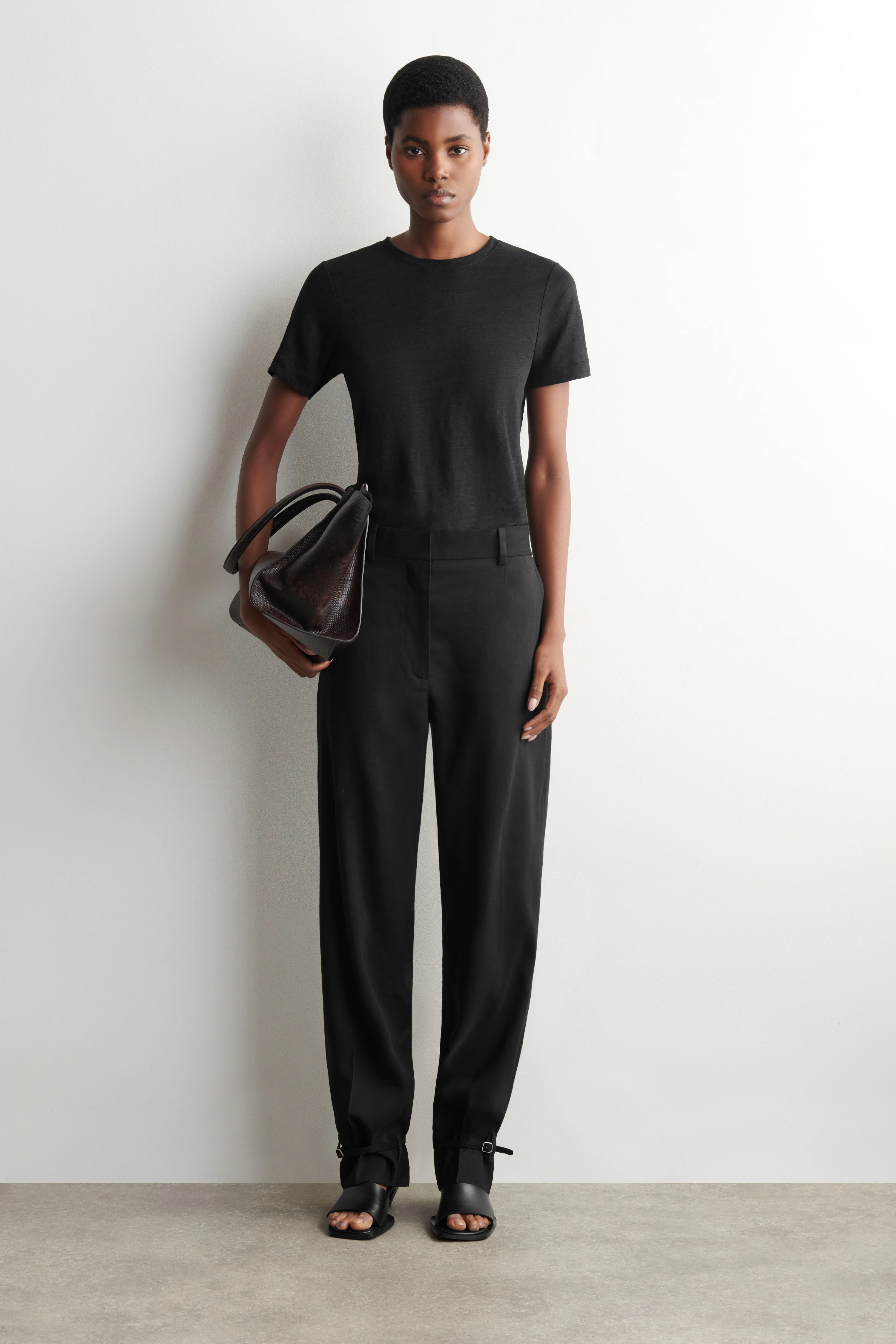 CREW-NECK LINEN T-SHIRT - 3