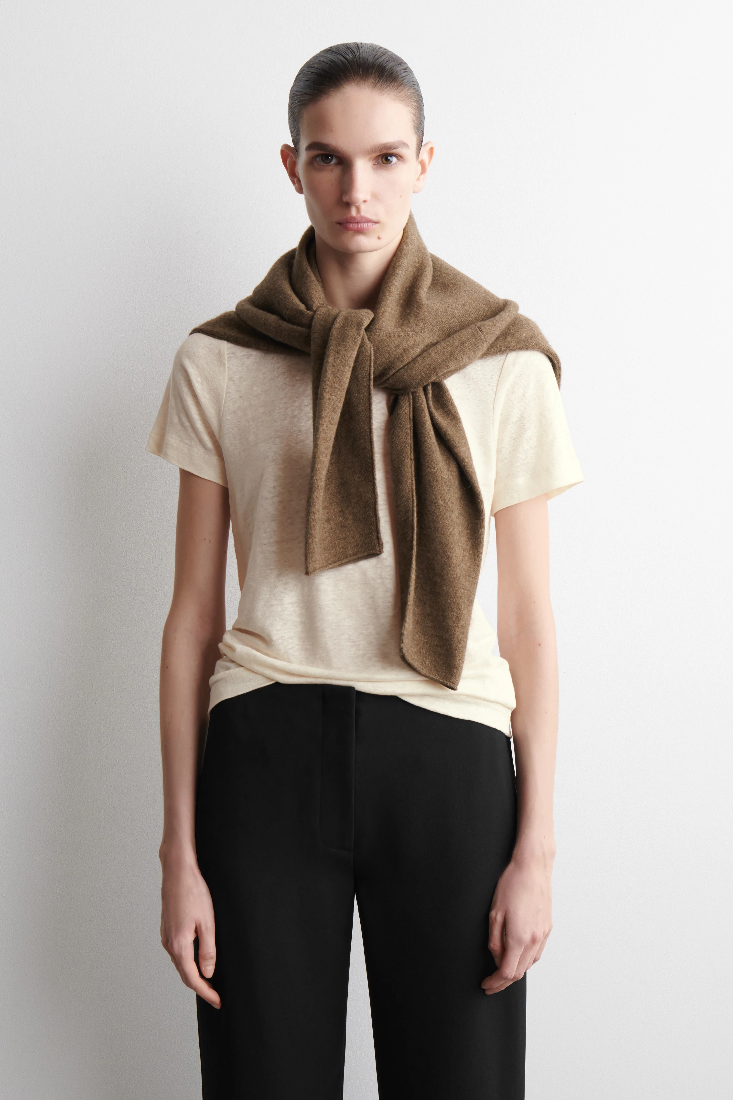 CREW-NECK LINEN T-SHIRT